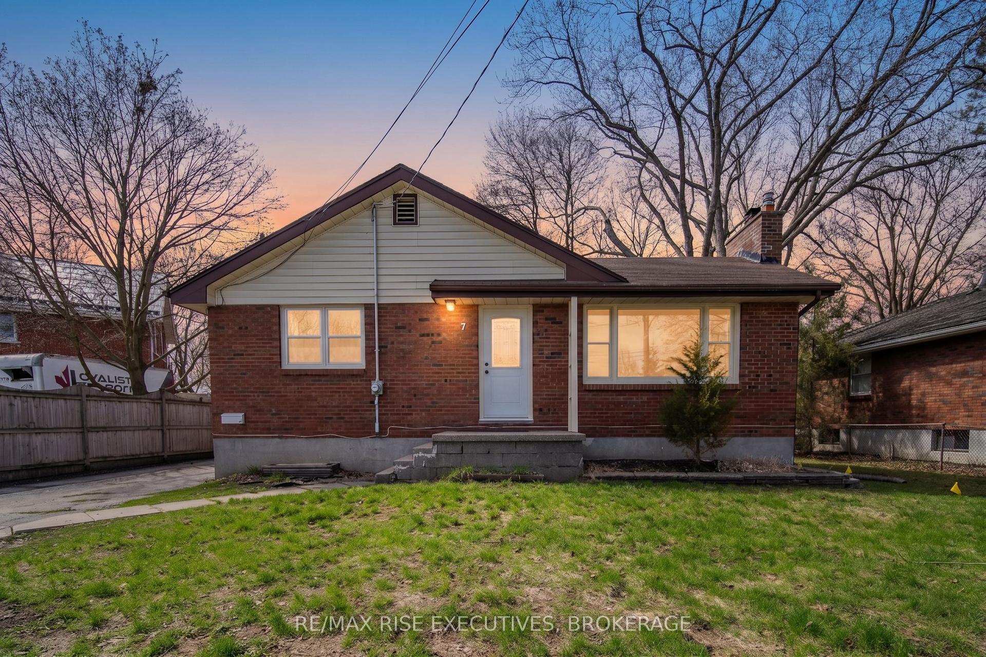 7 Benjamin Street — photo 1