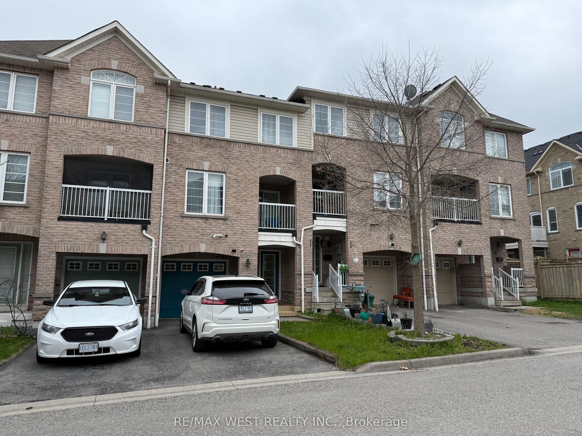 17 Thornharrold Street — photo 1