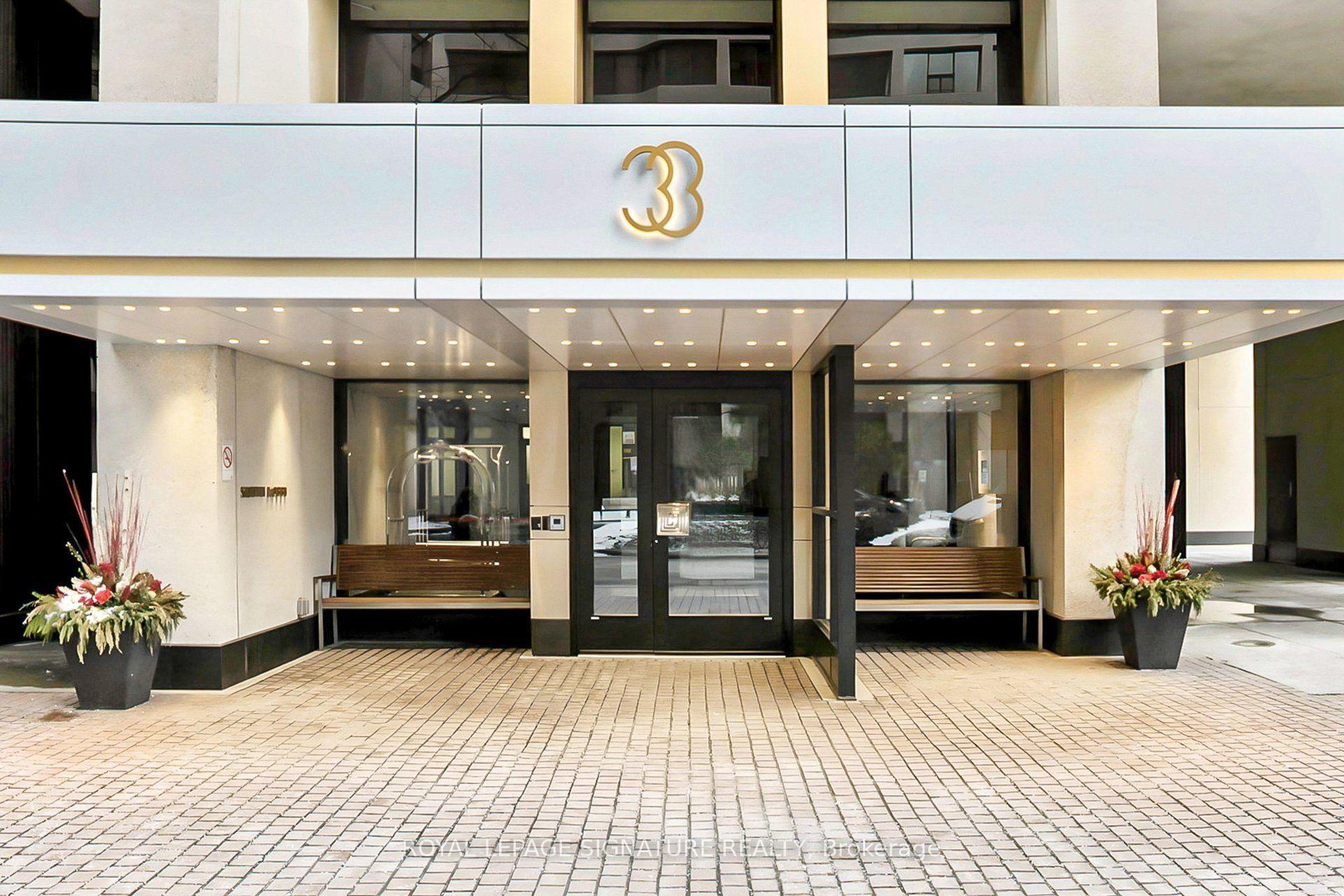 33 Harbour Square 410/204 #410/204 — photo 1