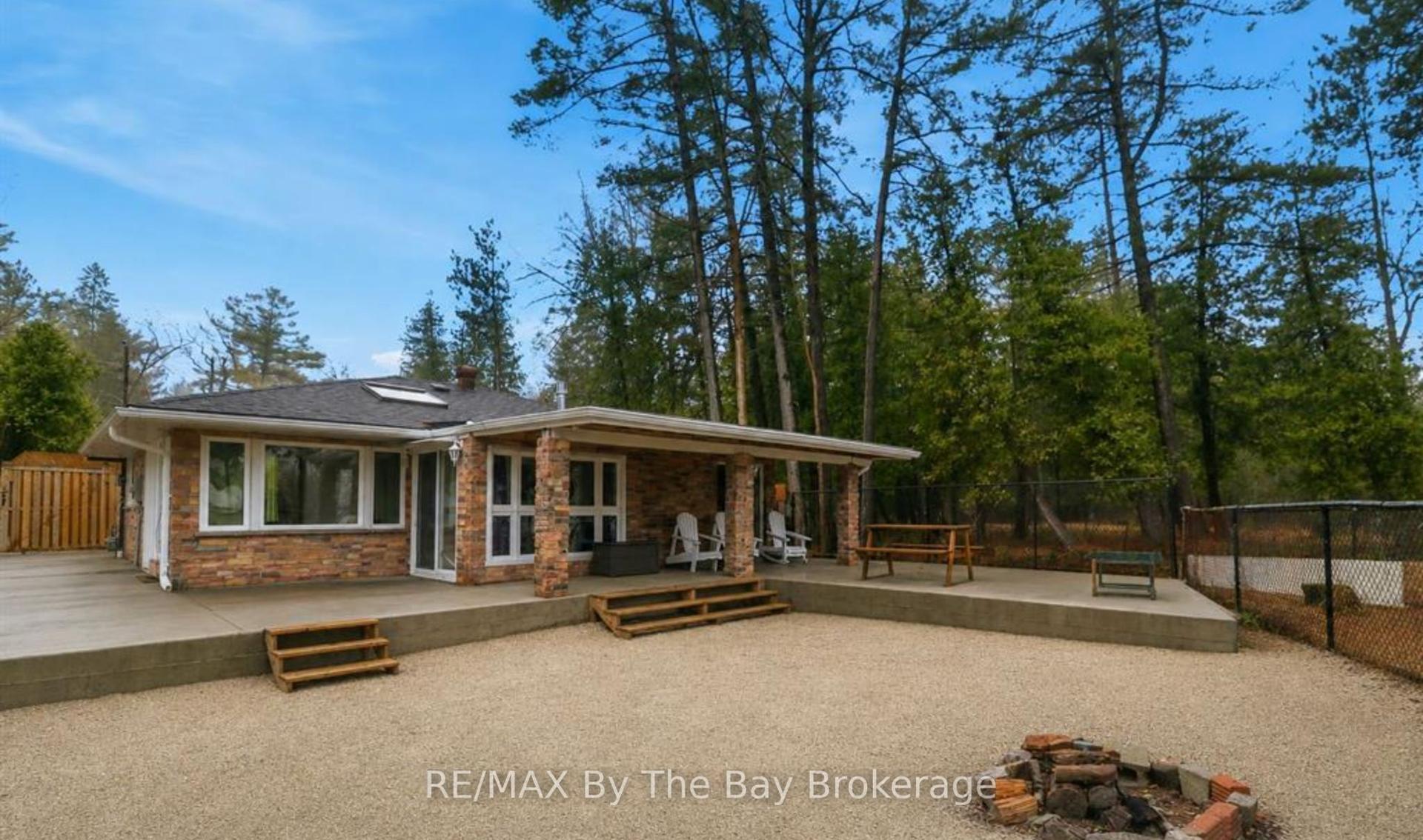 54 Homewood Avenue — photo 1