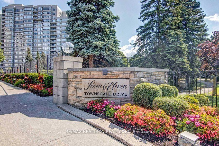 7 Townsgate Drive 810 #810, Vaughan — Condo for sale, photo 1
