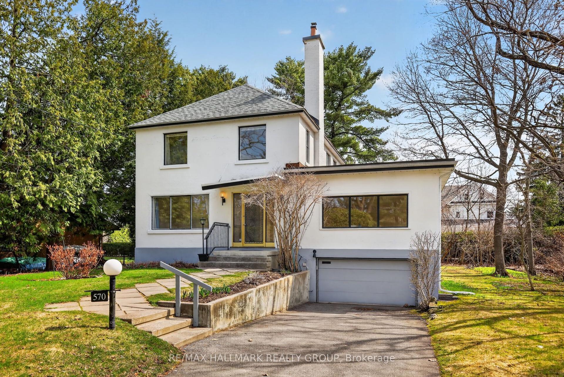 570 Minto Place — photo 1