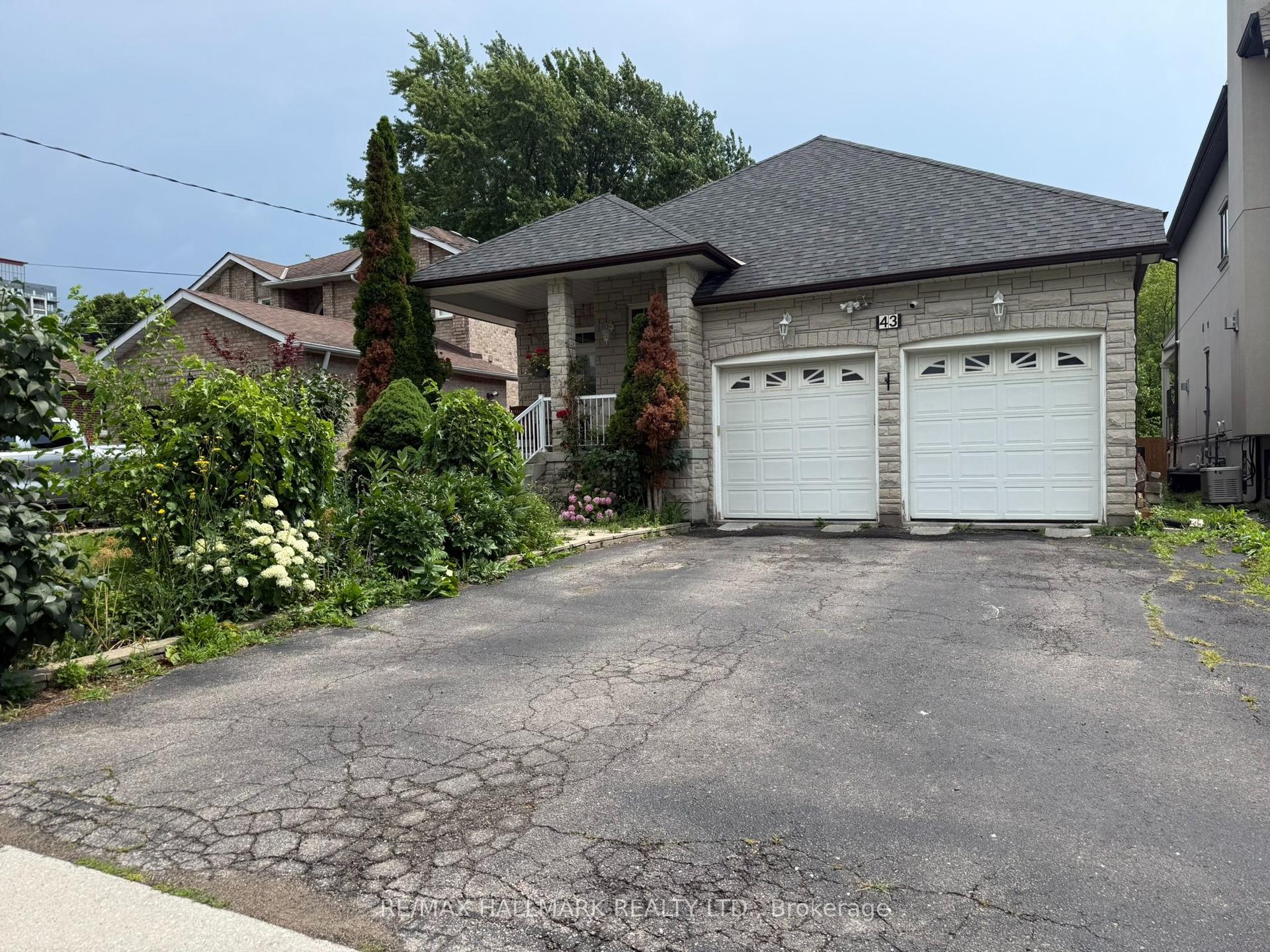 43 Oak Avenue, Richmond Hill — Detached for lease, photo 1