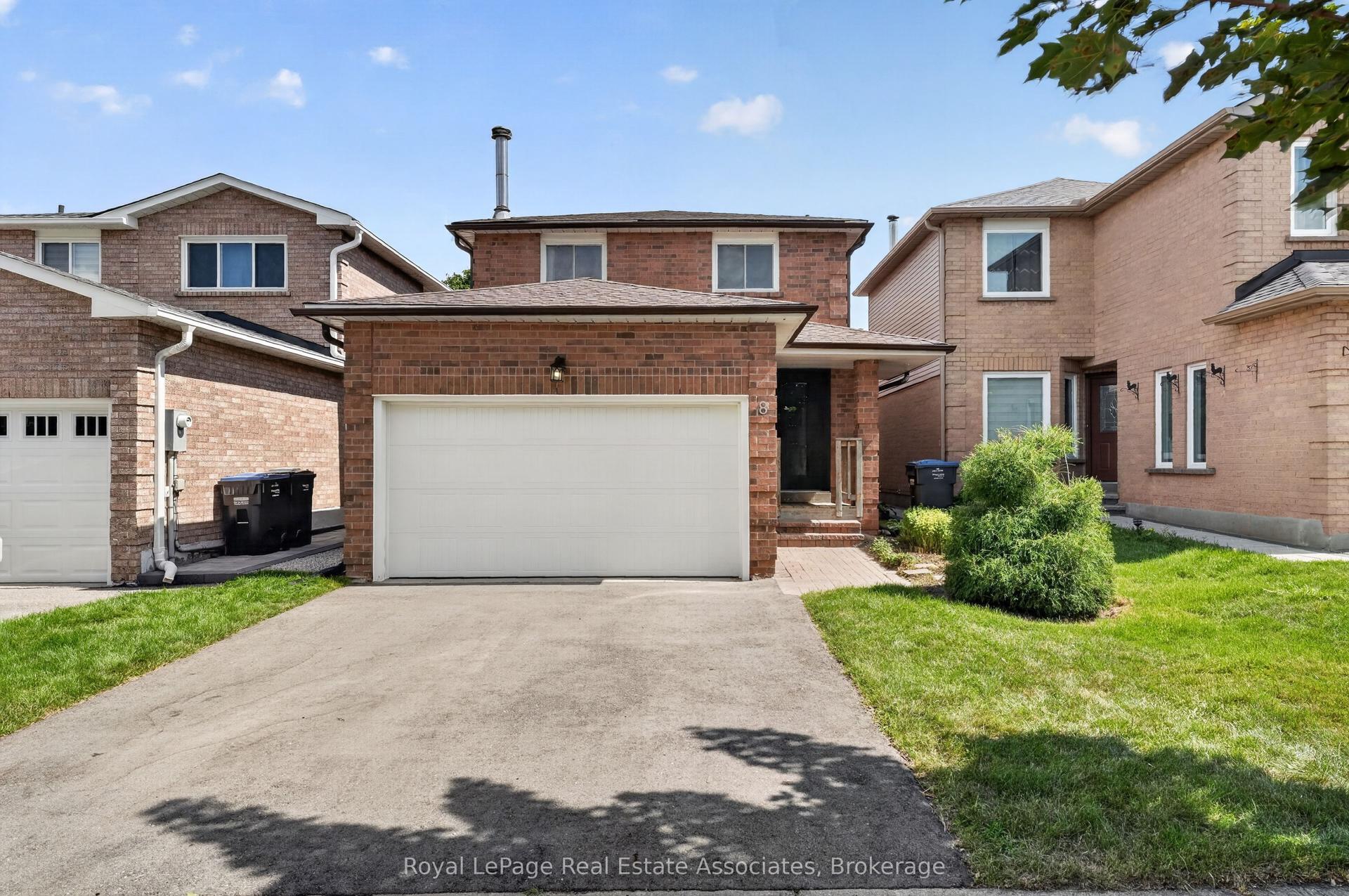 8 Horsham Street, Brampton — Detached for sale, photo 1