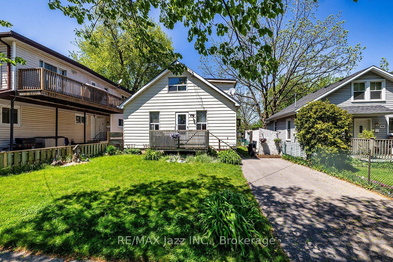 162 College Avenue — photo 1