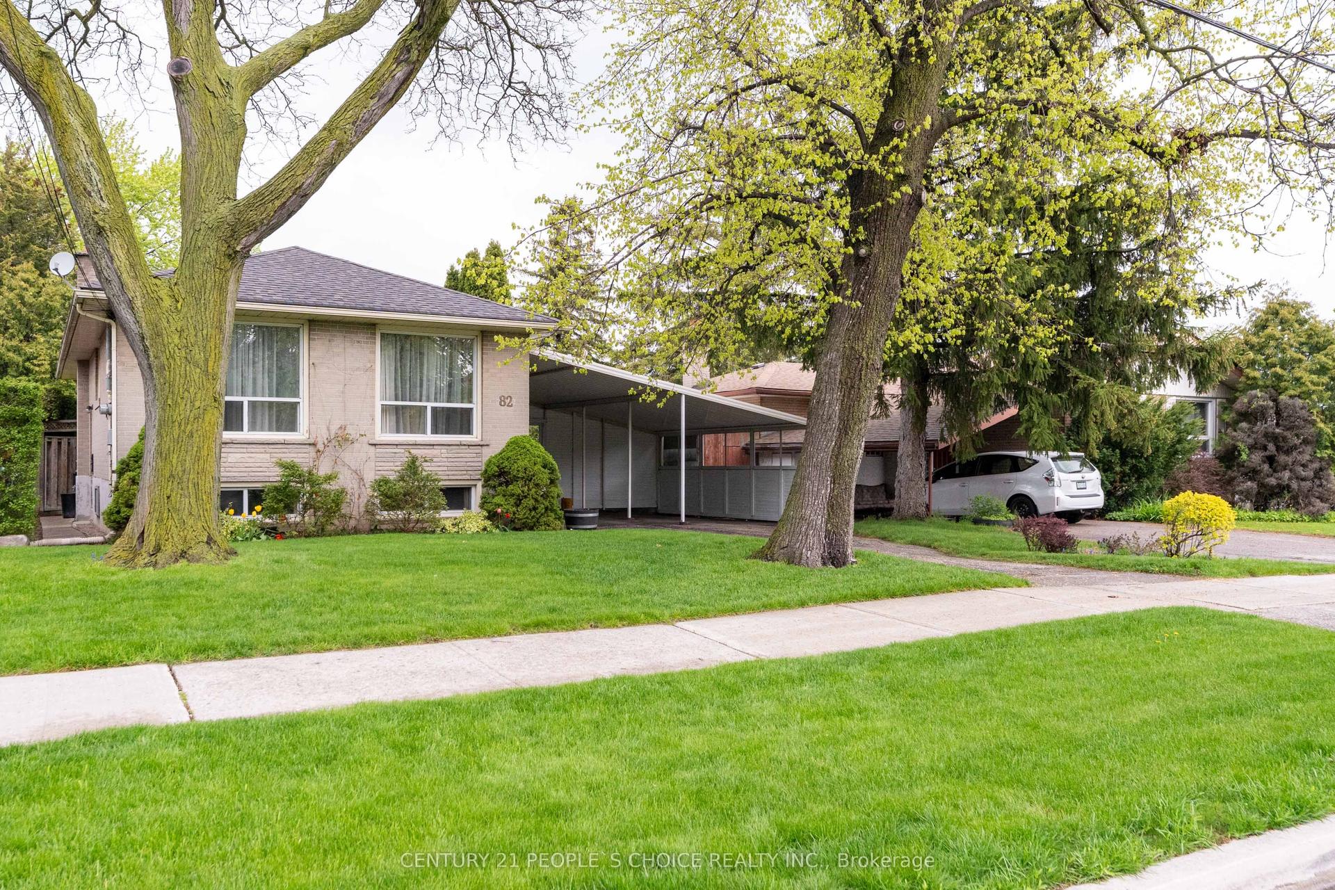 82 Hadrian Drive — photo 1