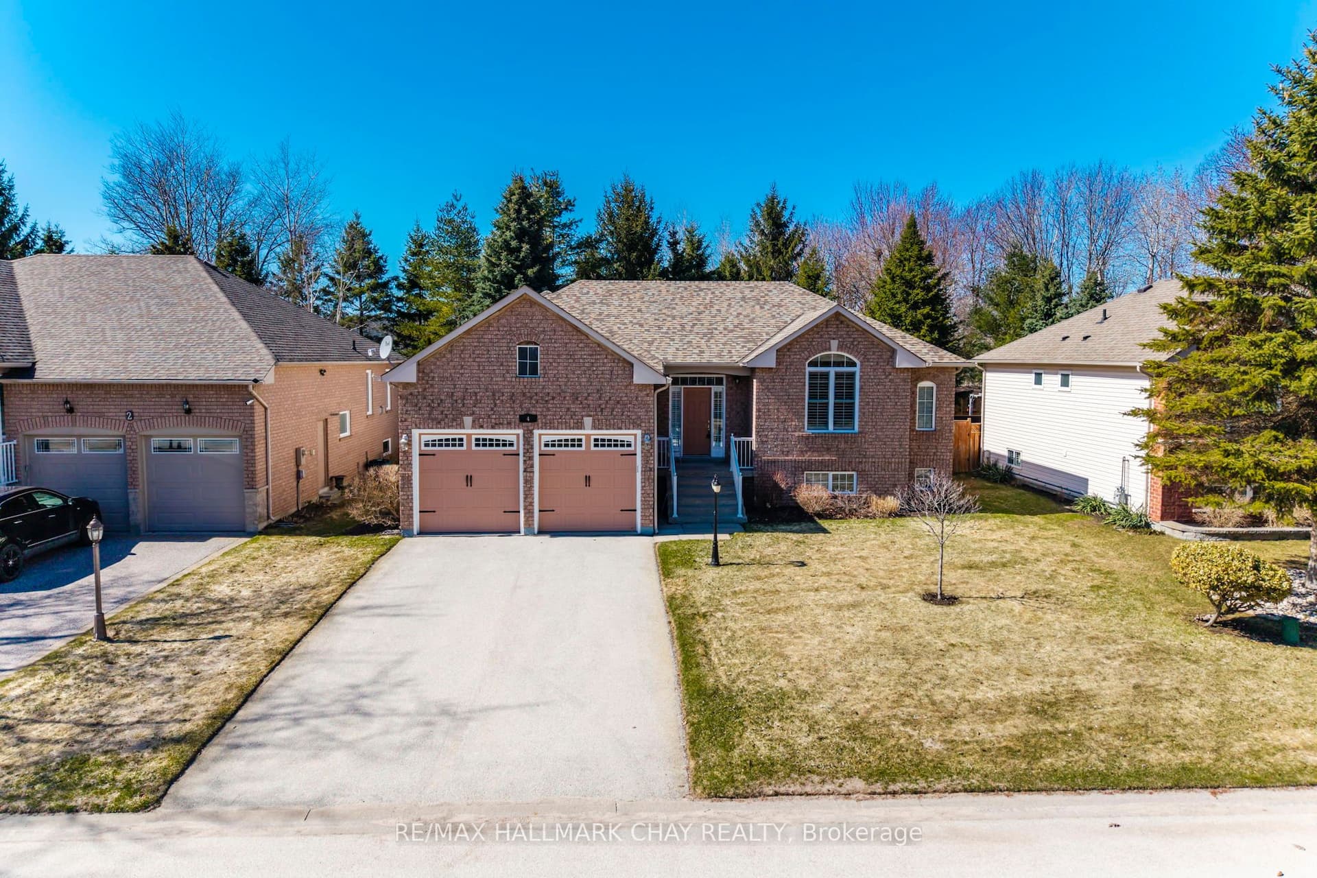 4 Bay Court — photo 1