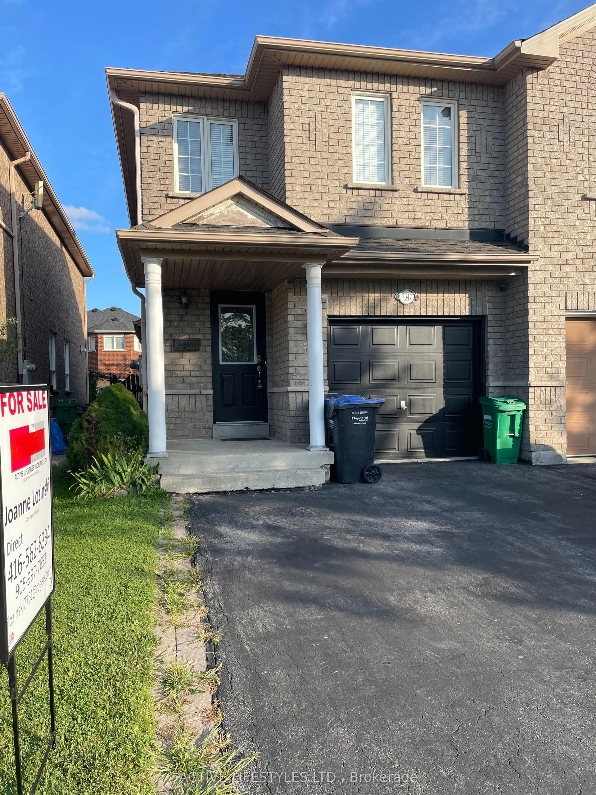 7647 Doverwood Drive, Mississauga — Semi-Detached for sale, photo 1