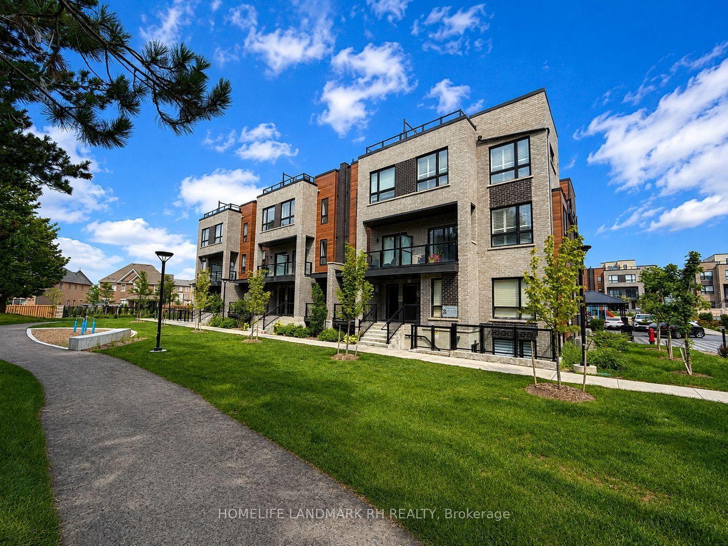 26 Lytham Green Circle 5 #5, Newmarket — Condo Town for lease, photo 1