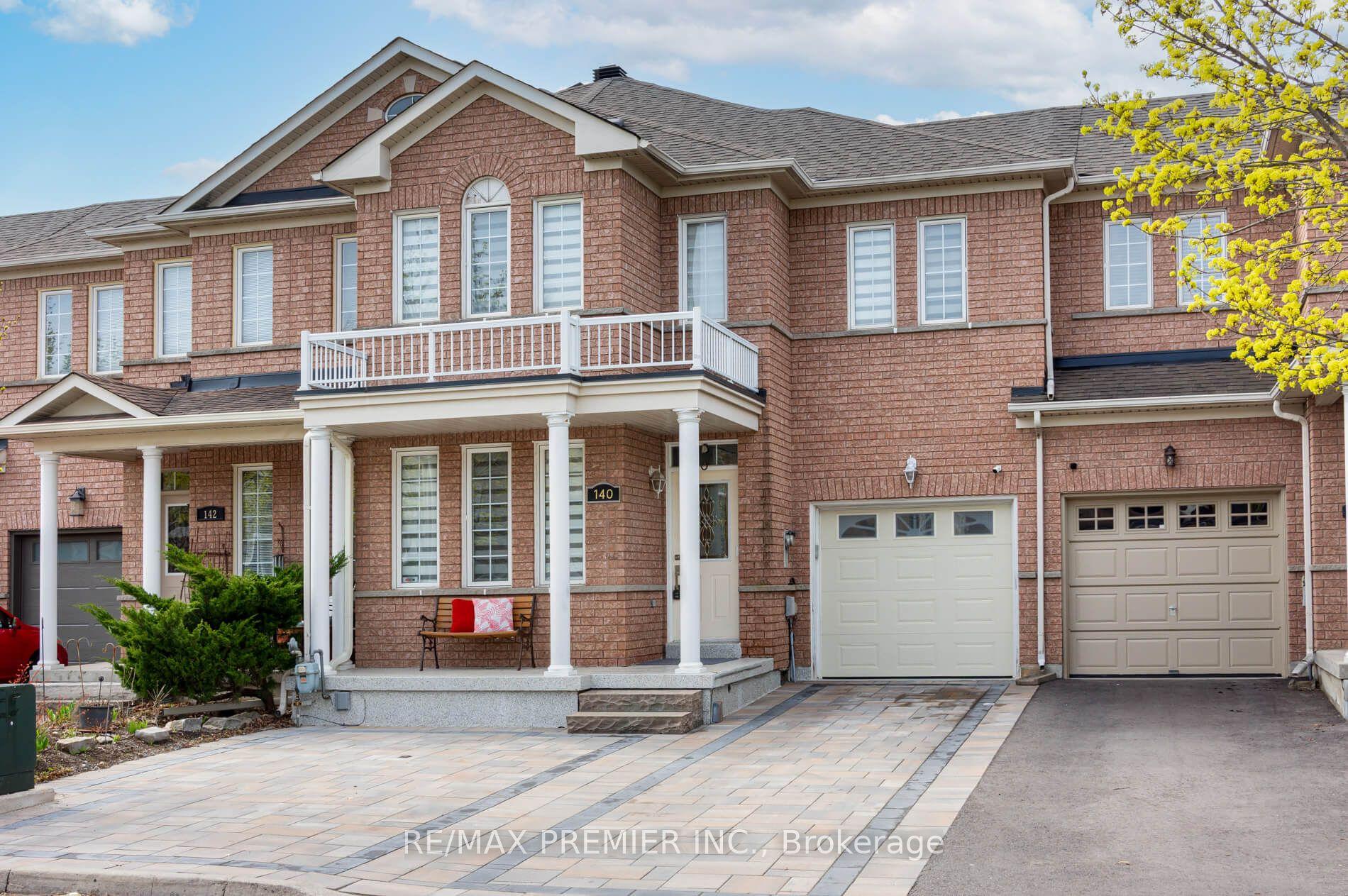140 Dolce Crescent — photo 1