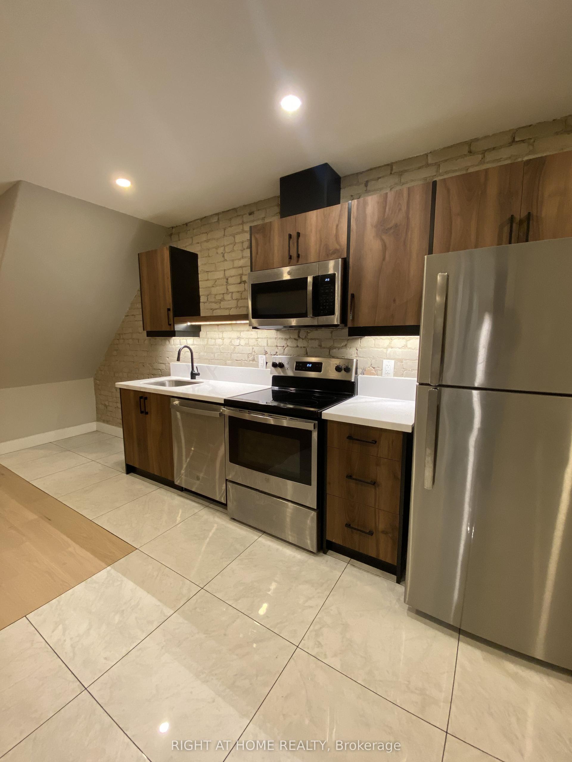 363 Parkside Drive 1 #1 — photo 1