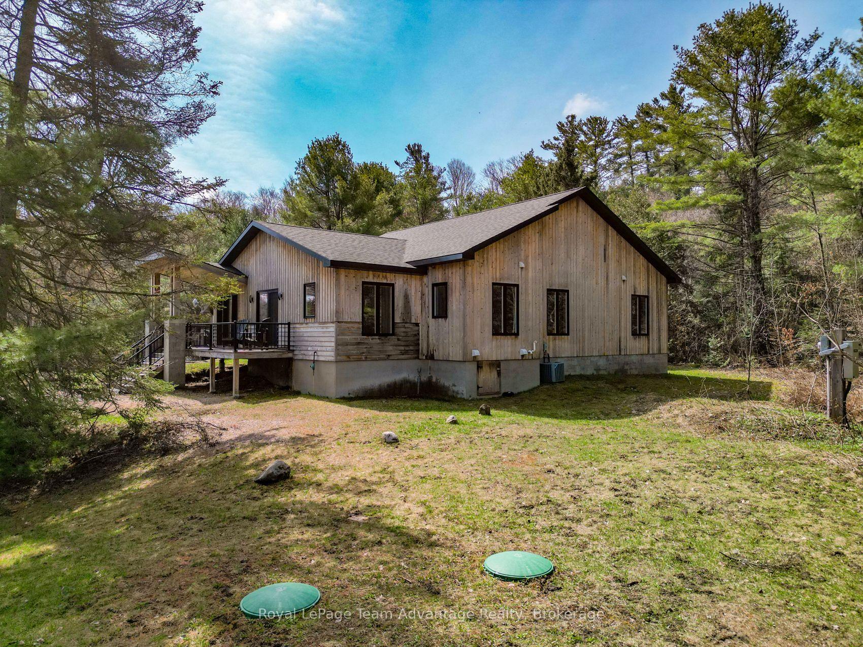 18 Ferris Road — photo 1
