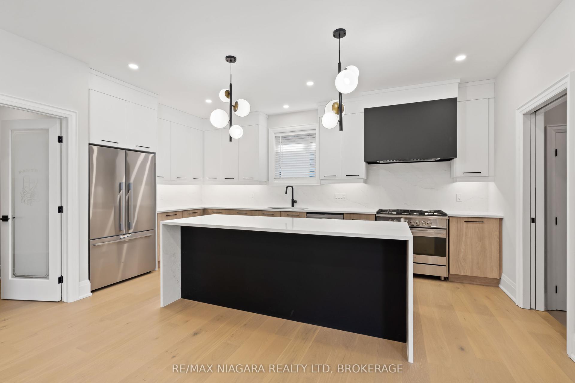 16 ACCURSI Crescent — photo 1