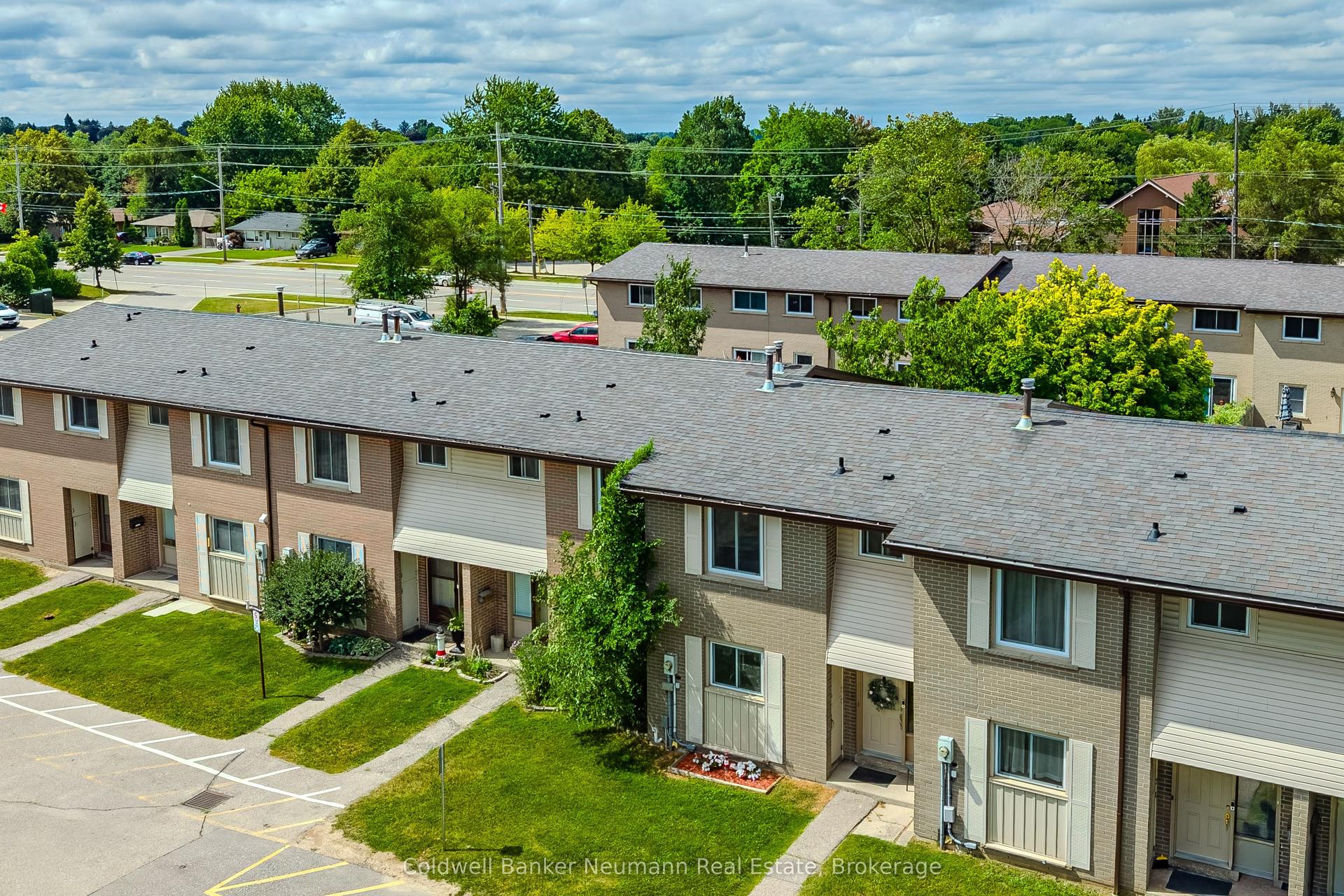 453 Victoria Road N A6 #A6, Guelph — Condo Town for sale, photo 1