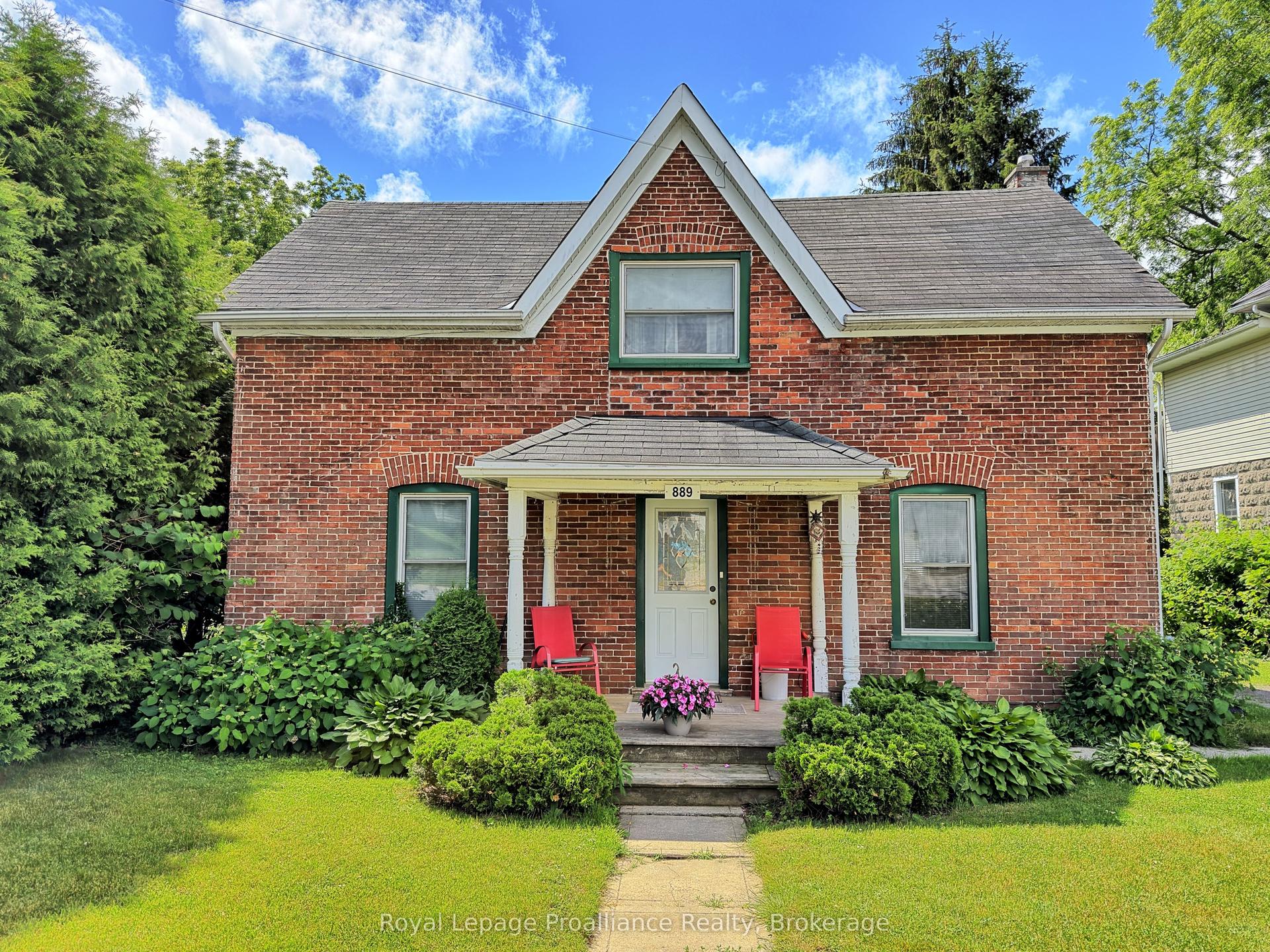 889 Smith Street, Brighton — Detached for sale, photo 1