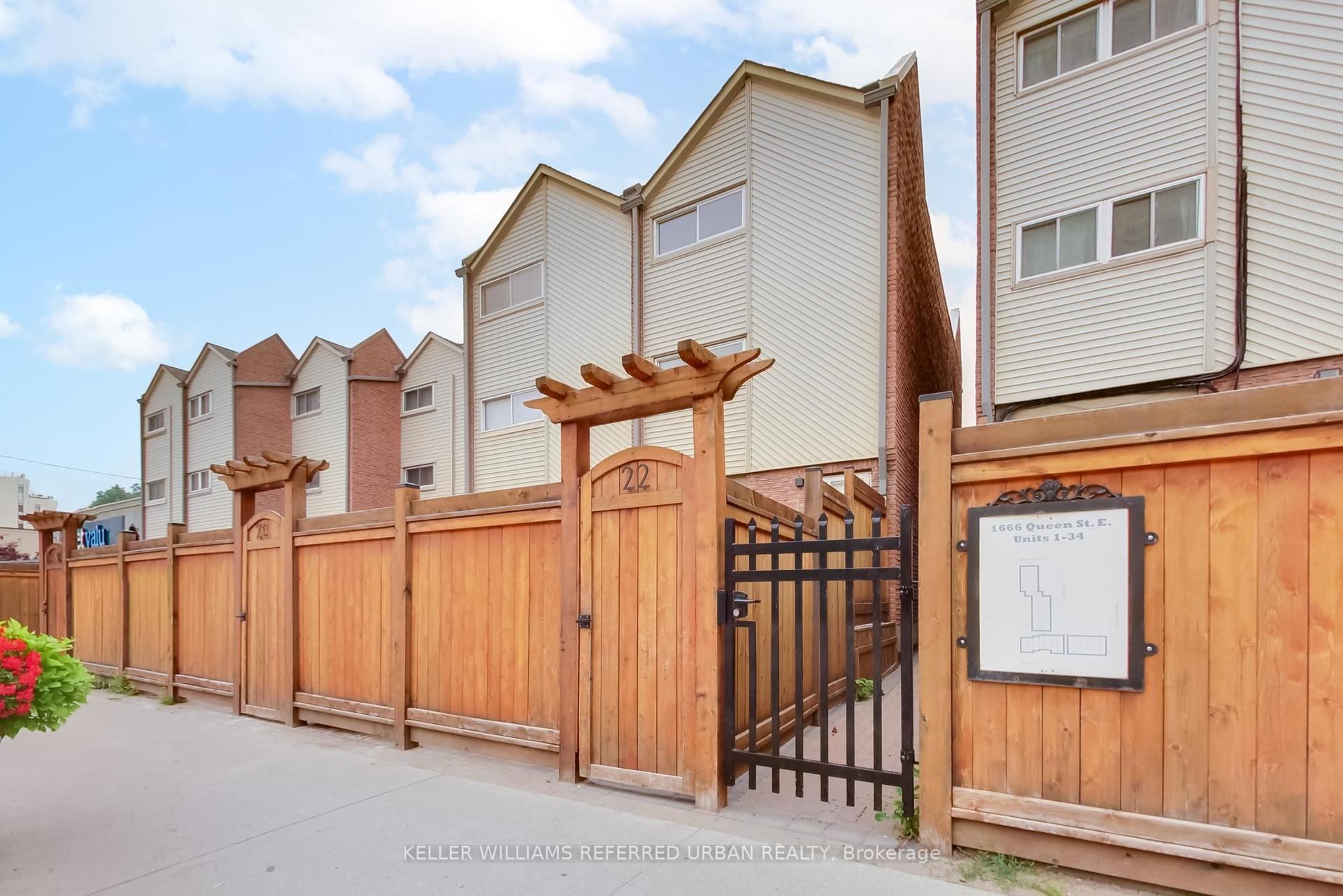 1666 Queen Street E 22 #22, Toronto — Condo Town for sale, photo 1