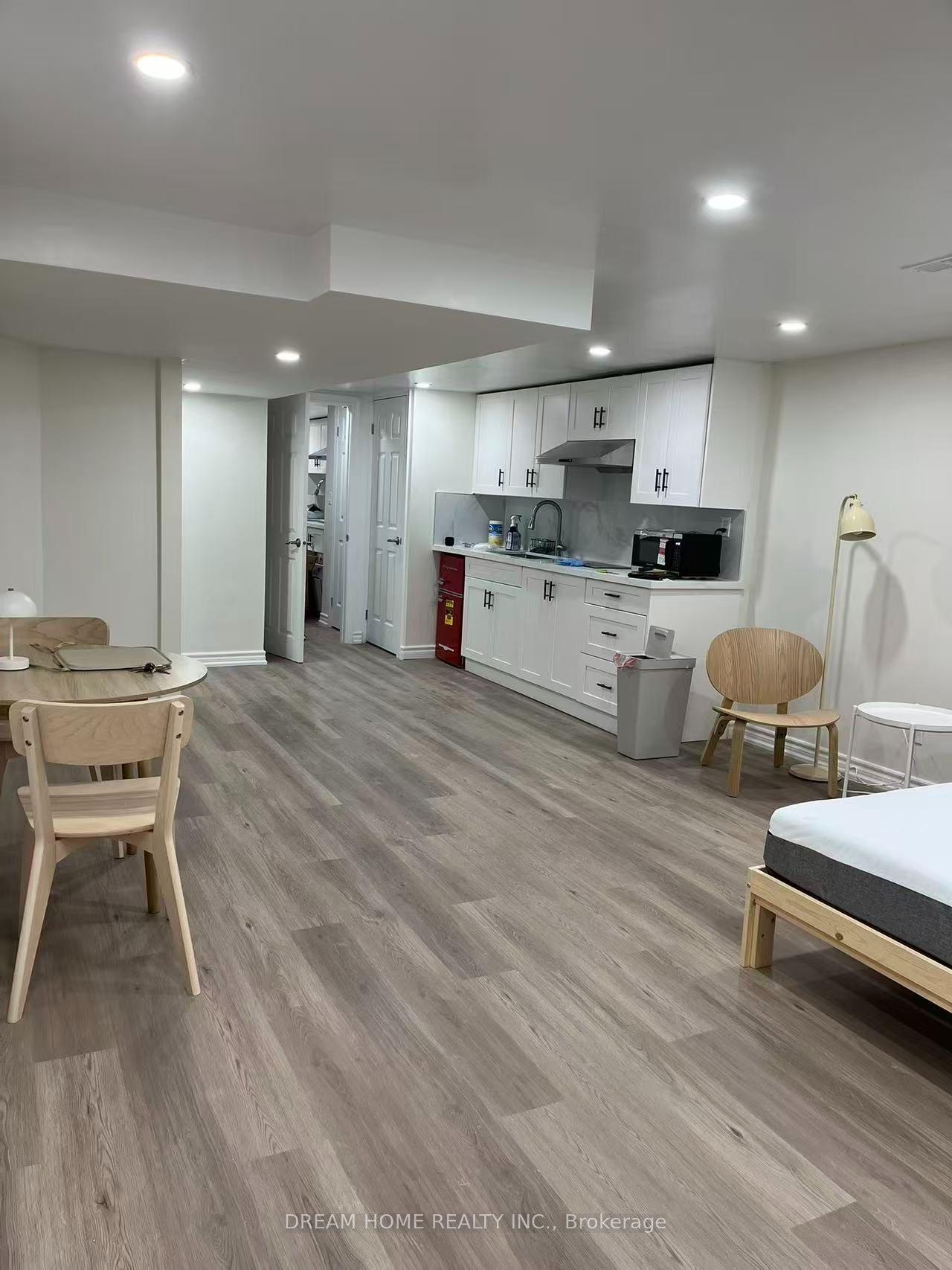 138 Robert Street B01 #B01, Toronto — Townhouse for lease, photo 1