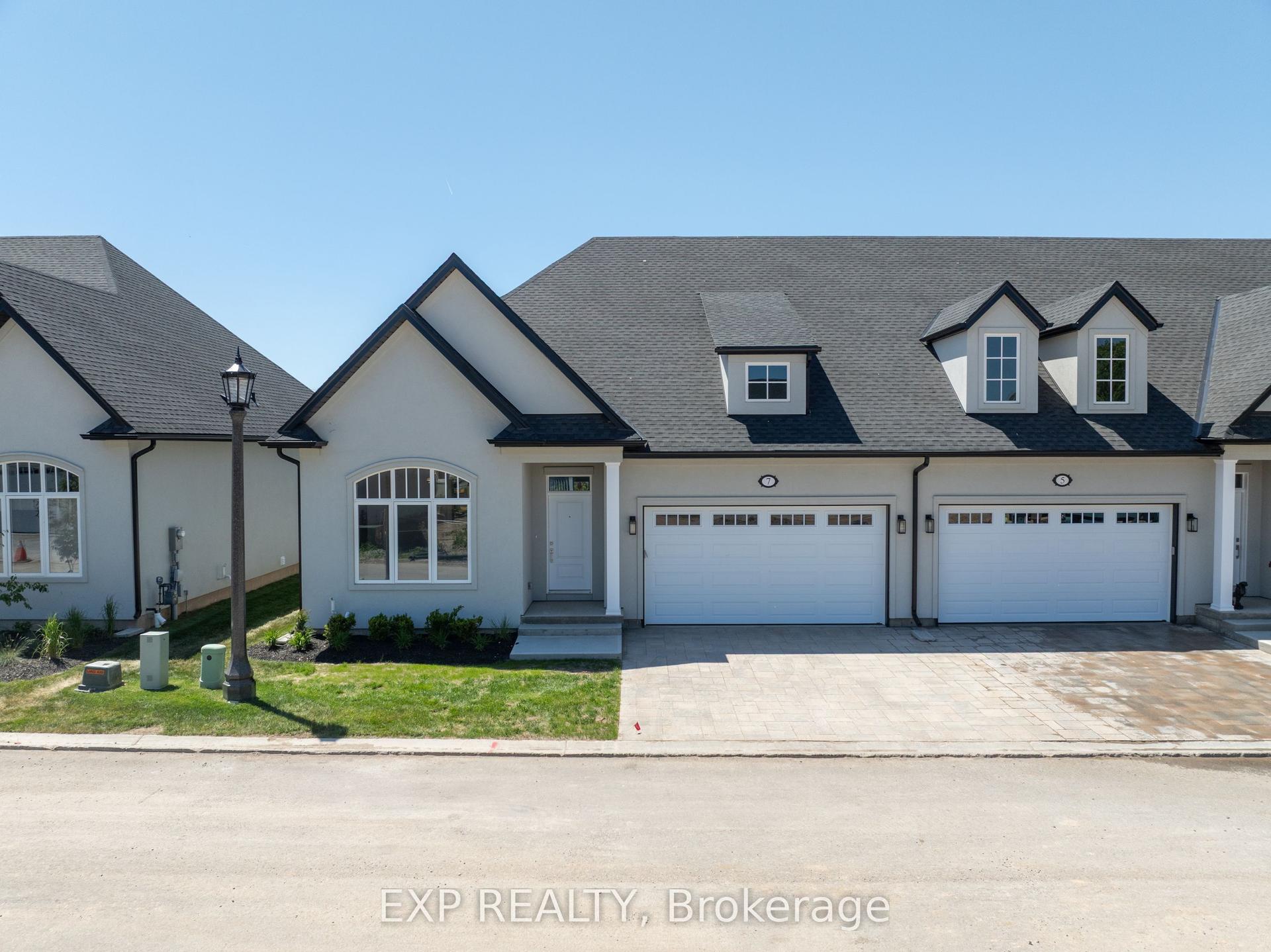 8 BUTTERNUT Crescent — photo 1