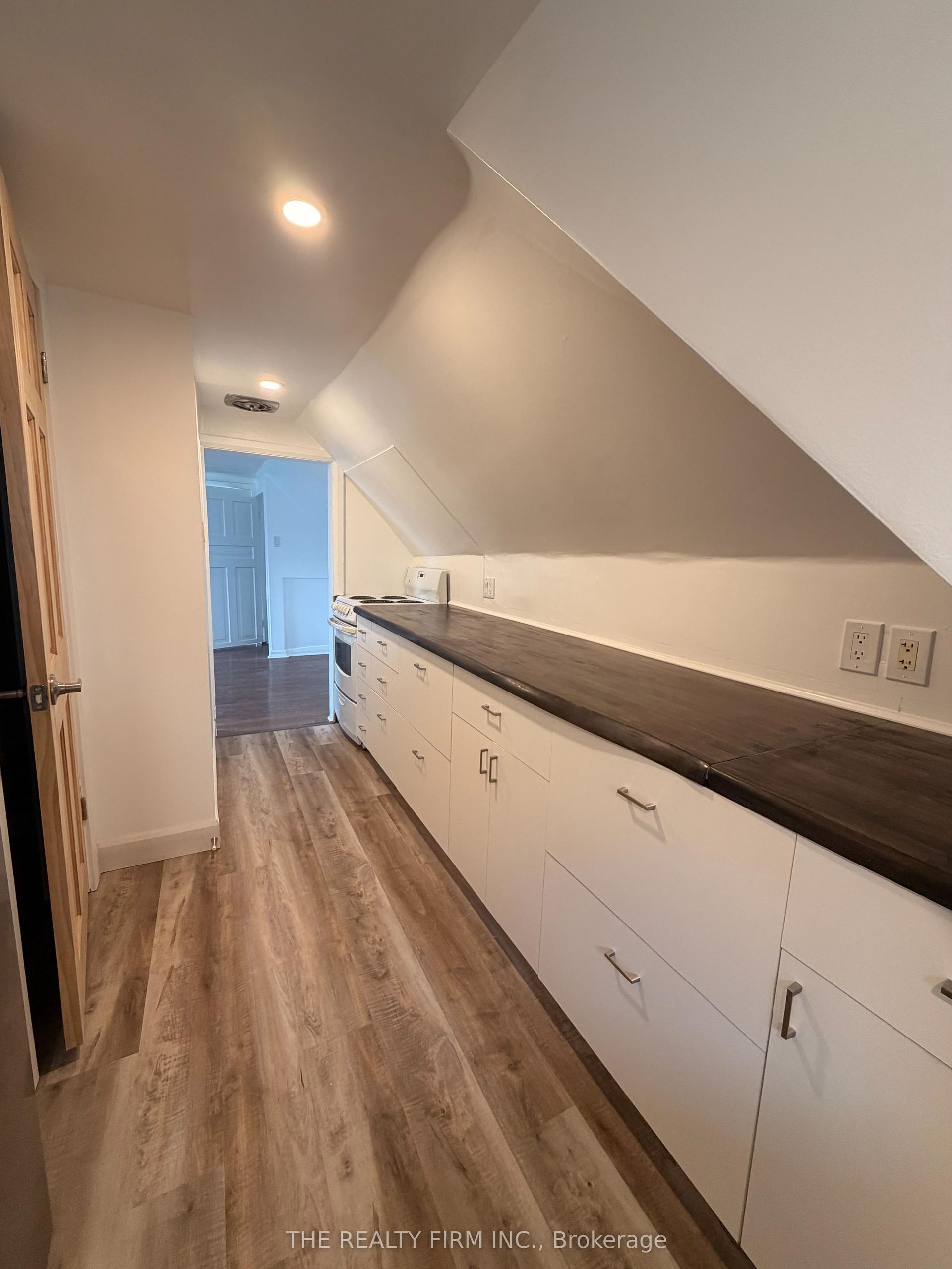 25 Glenwood Avenue Upper #Upper — photo 1