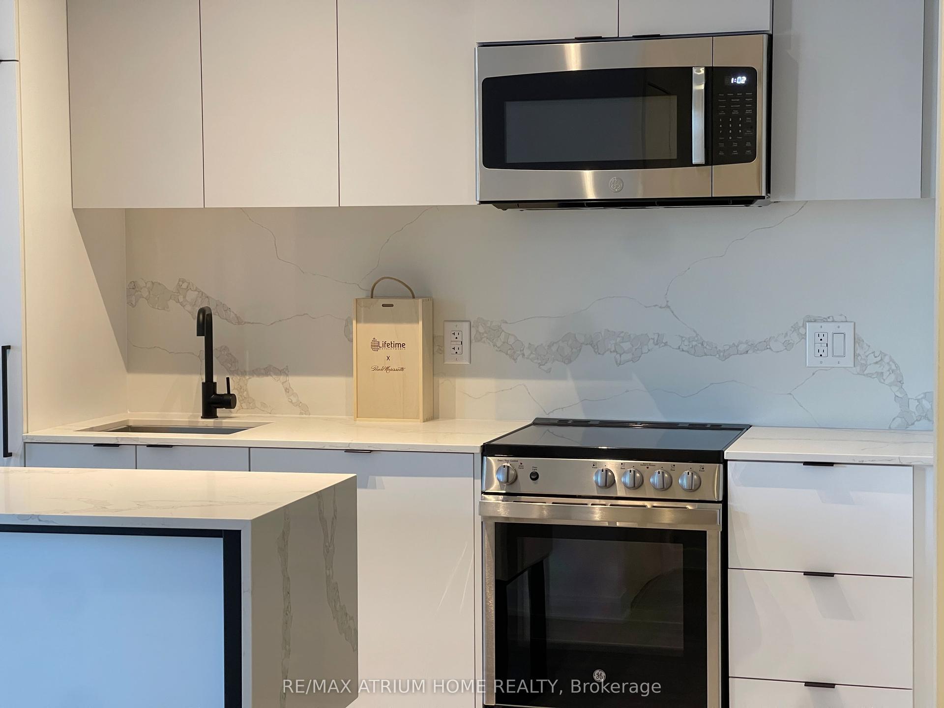 285 Dufferin Street W 630 #630, Toronto — Condo for lease, photo 1