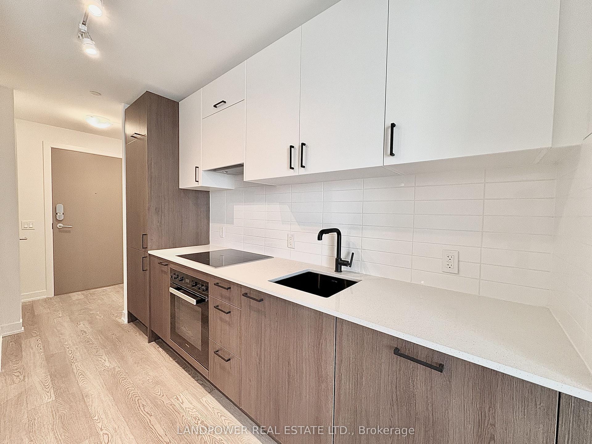 5 Quarrington Lane 1802 #1802 — photo 1