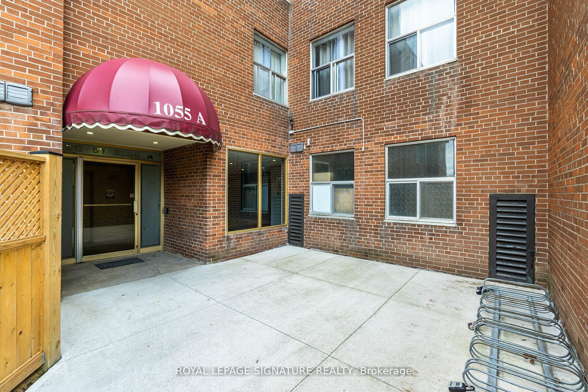 1055A FORESTWOOD (G) Drive 103 #103 — photo 1