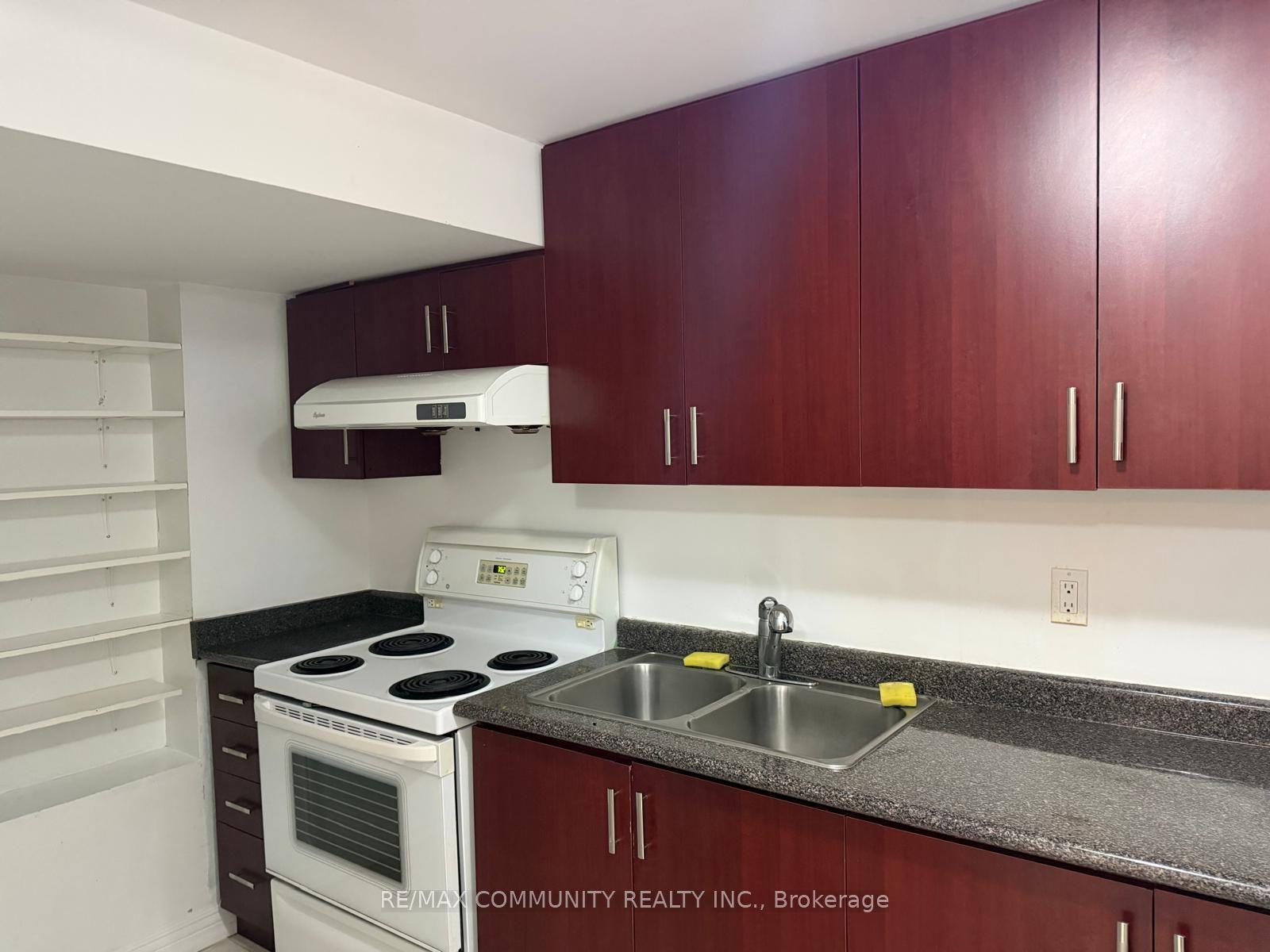 8 Terry Fox Street — photo 1