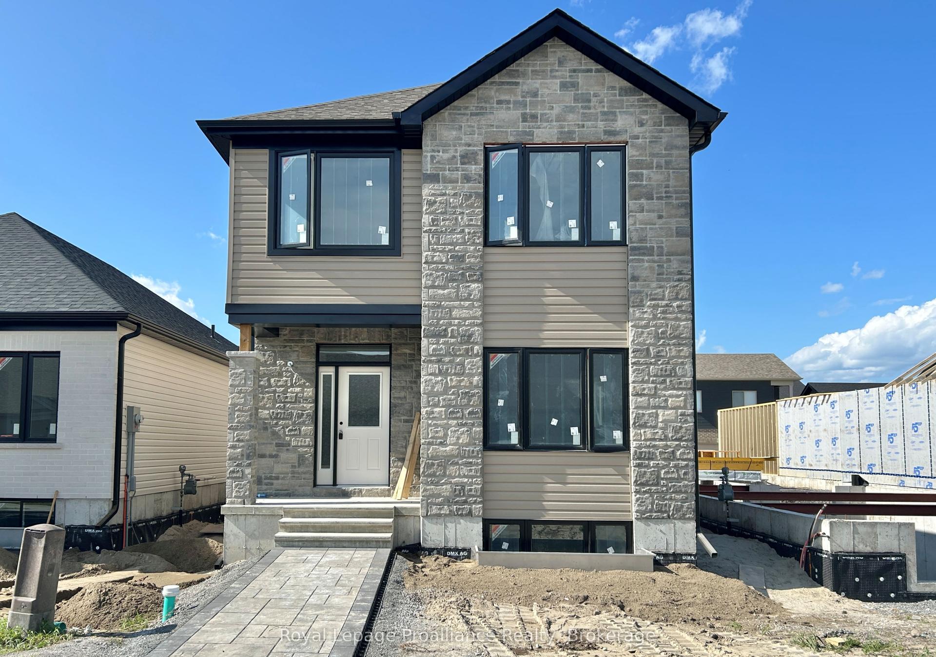 97 Athabaska Drive, Belleville — Detached for sale, photo 1