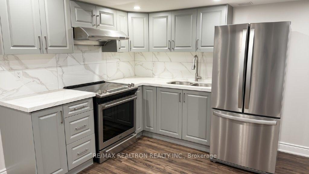 33 Raccoon Street, Brampton — Detached for lease, photo 1