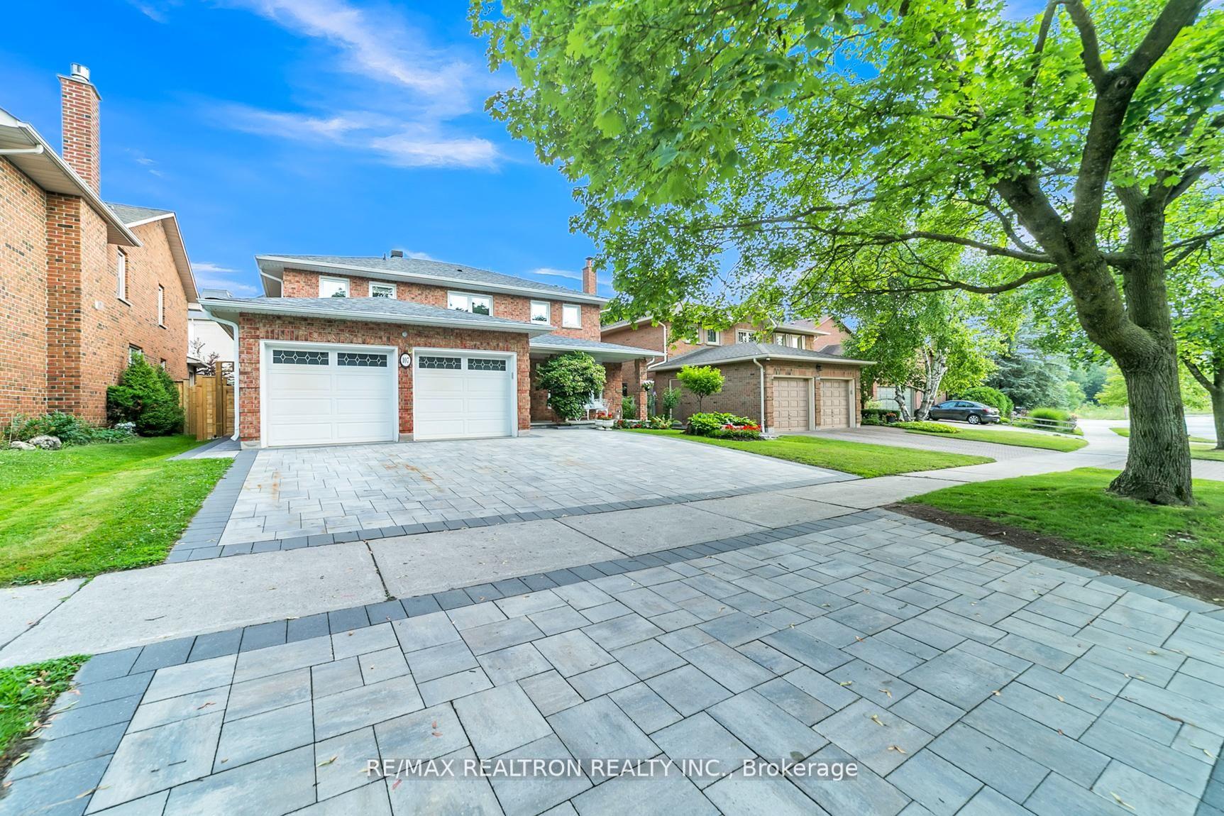 107 Golf Links Drive, Aurora — Detached for lease, photo 1