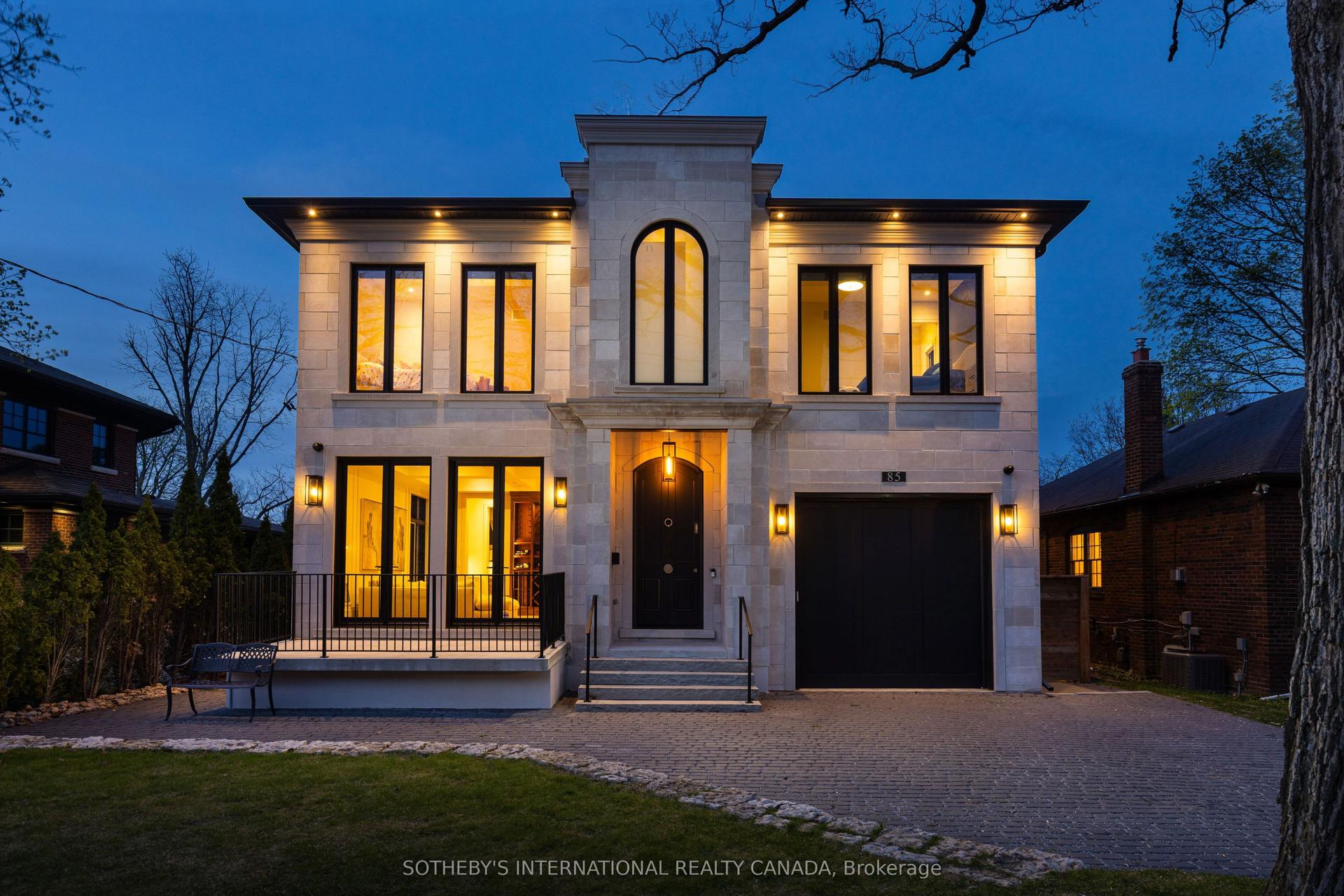 85 Kingsway Crescent — photo 1