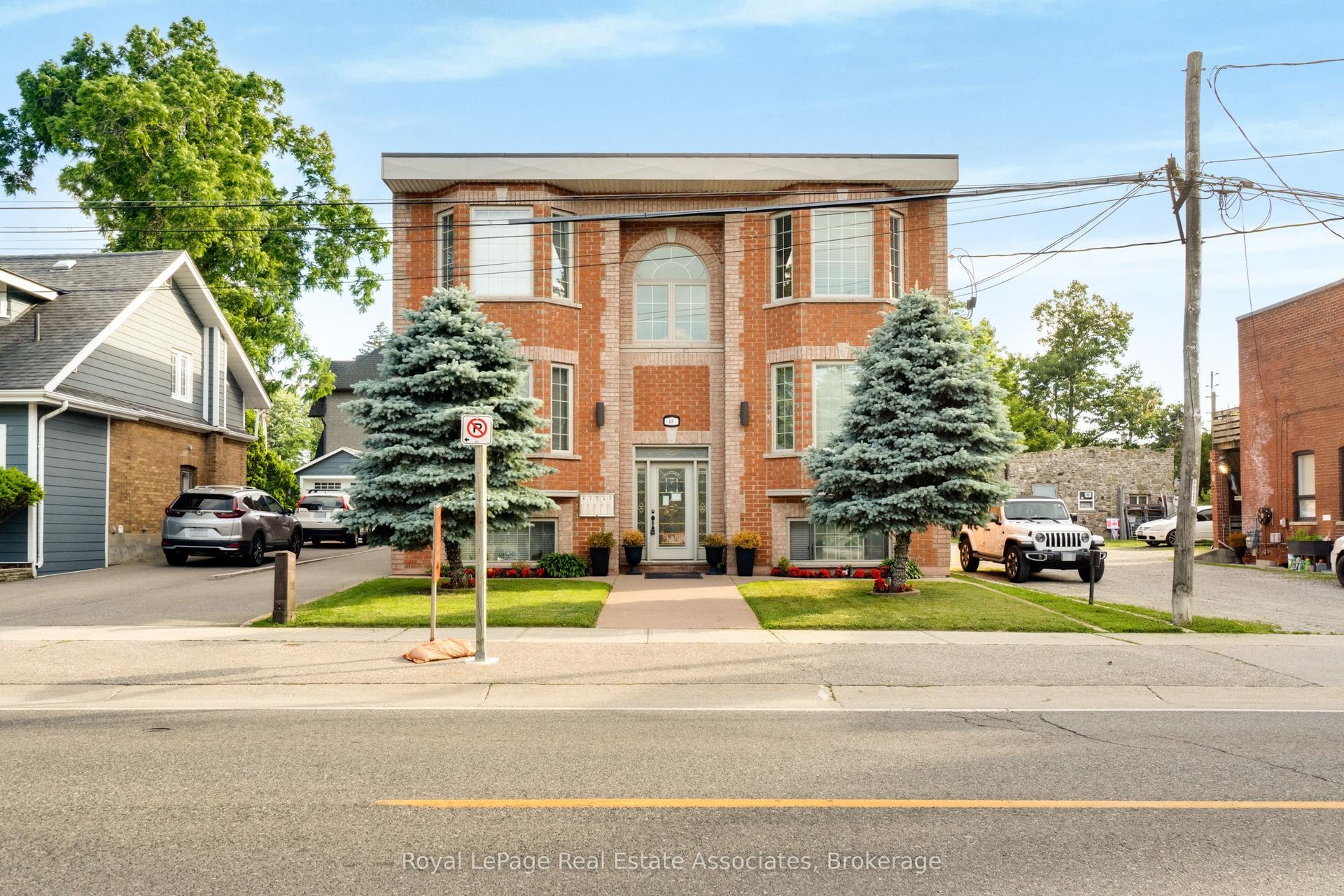 48 Mississauga Road N 1 #1 — photo 1