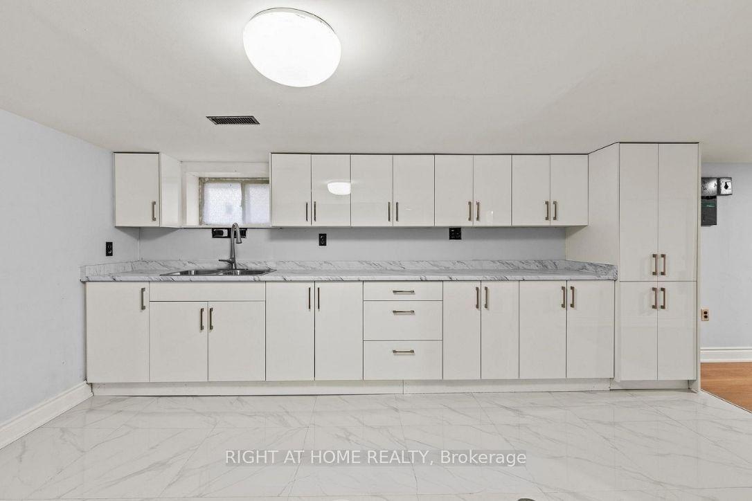 30 Webber Avenue Lower #Lower — photo 1