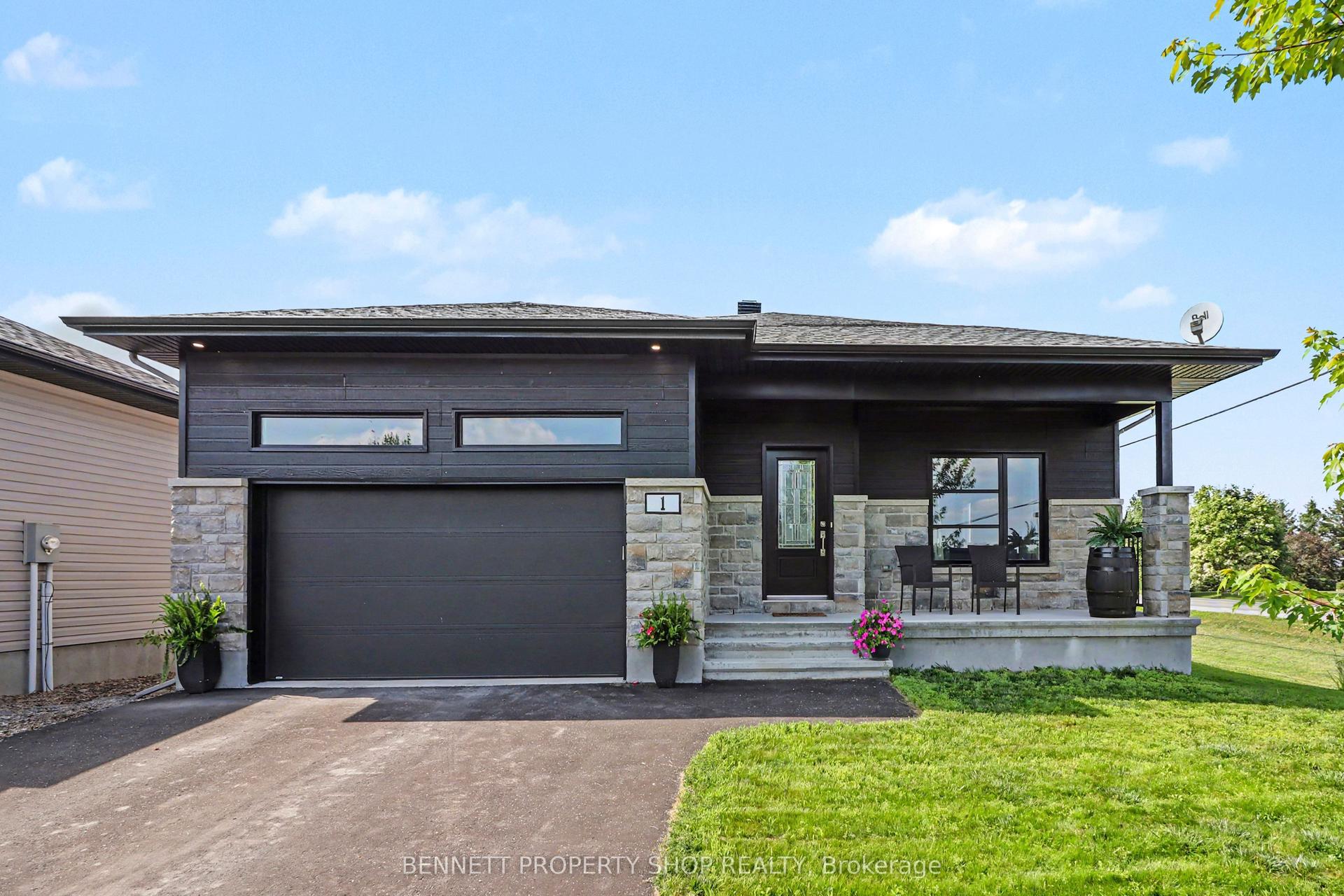 1 Matheson Street, North Stormont — Detached for sale, photo 1