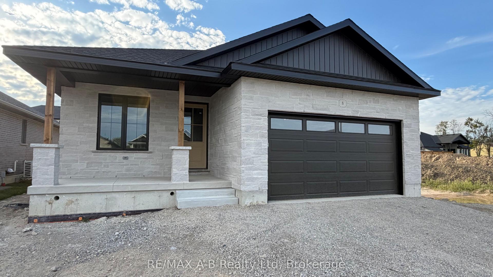 8 Orchard Drive, Stratford — Detached for sale, photo 1