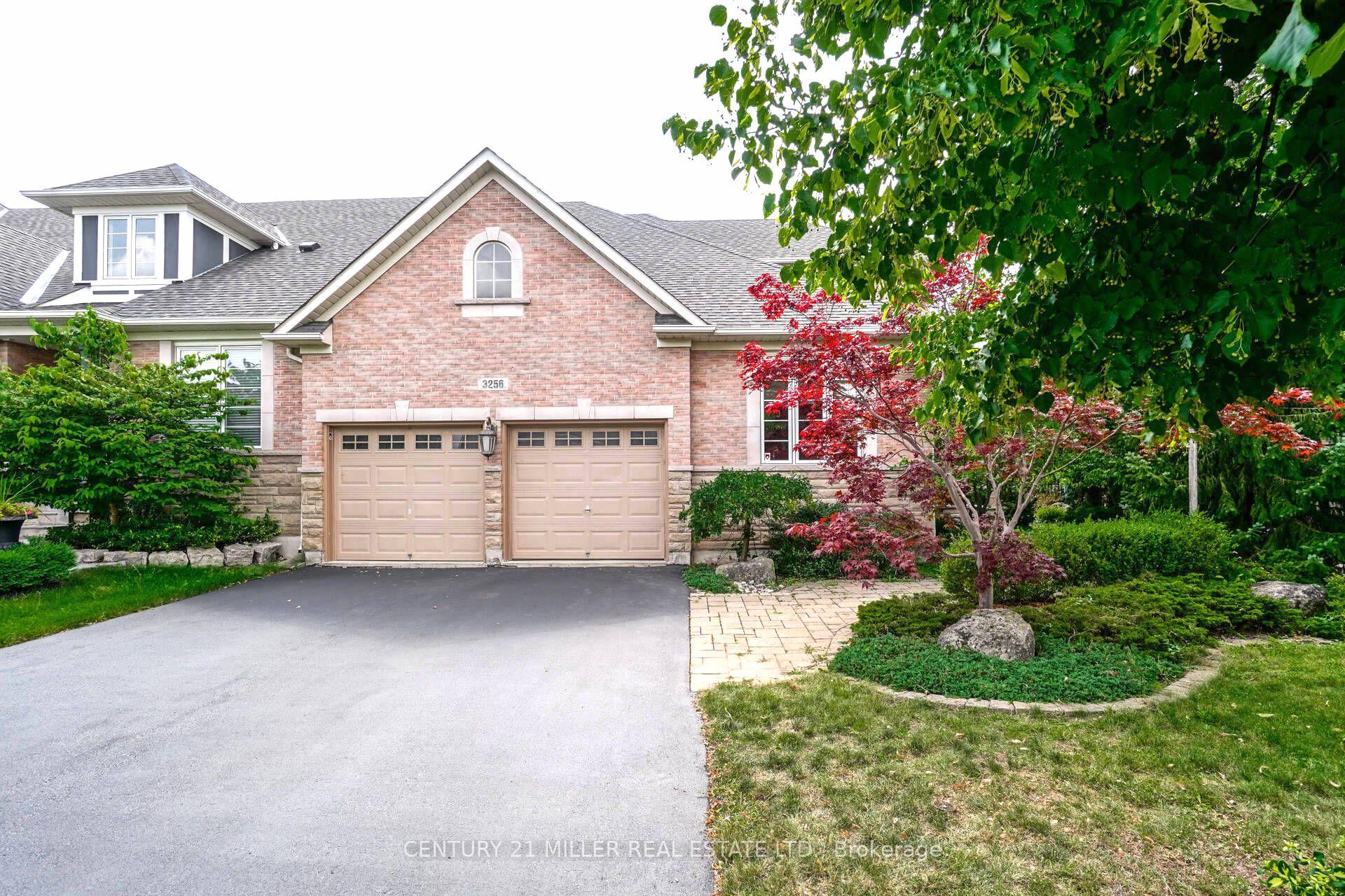 3256 Epworth Crescent — photo 1