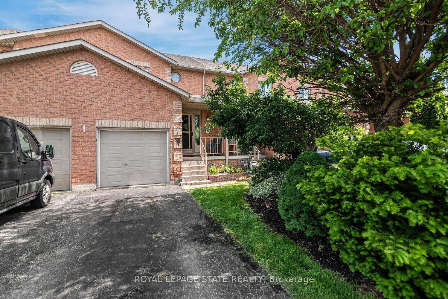 127 Terni Boulevard, Hamilton — Townhouse for sale, photo 1