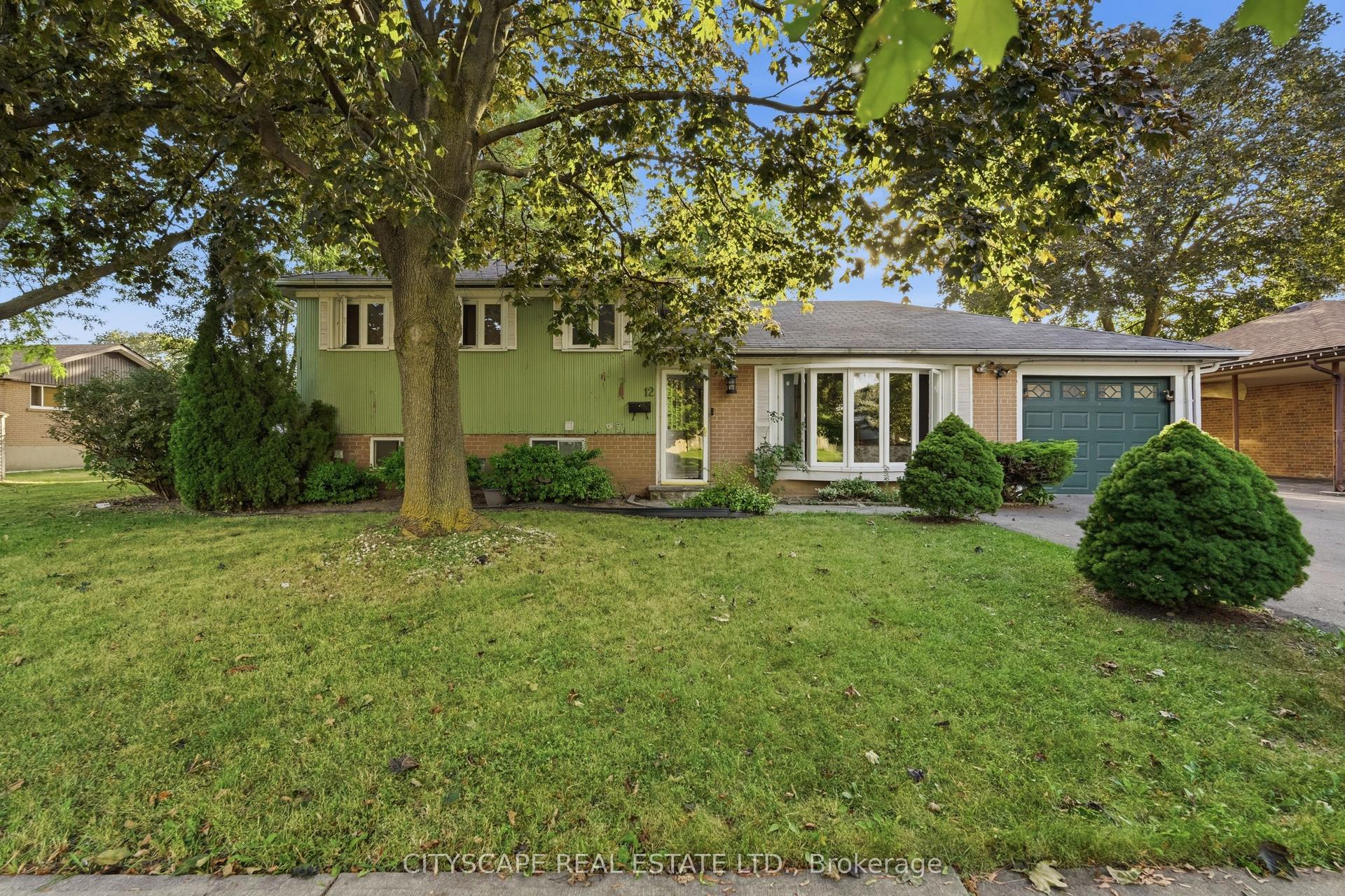 12 Vanderbrent Crescent, Toronto — Detached for sale, photo 1