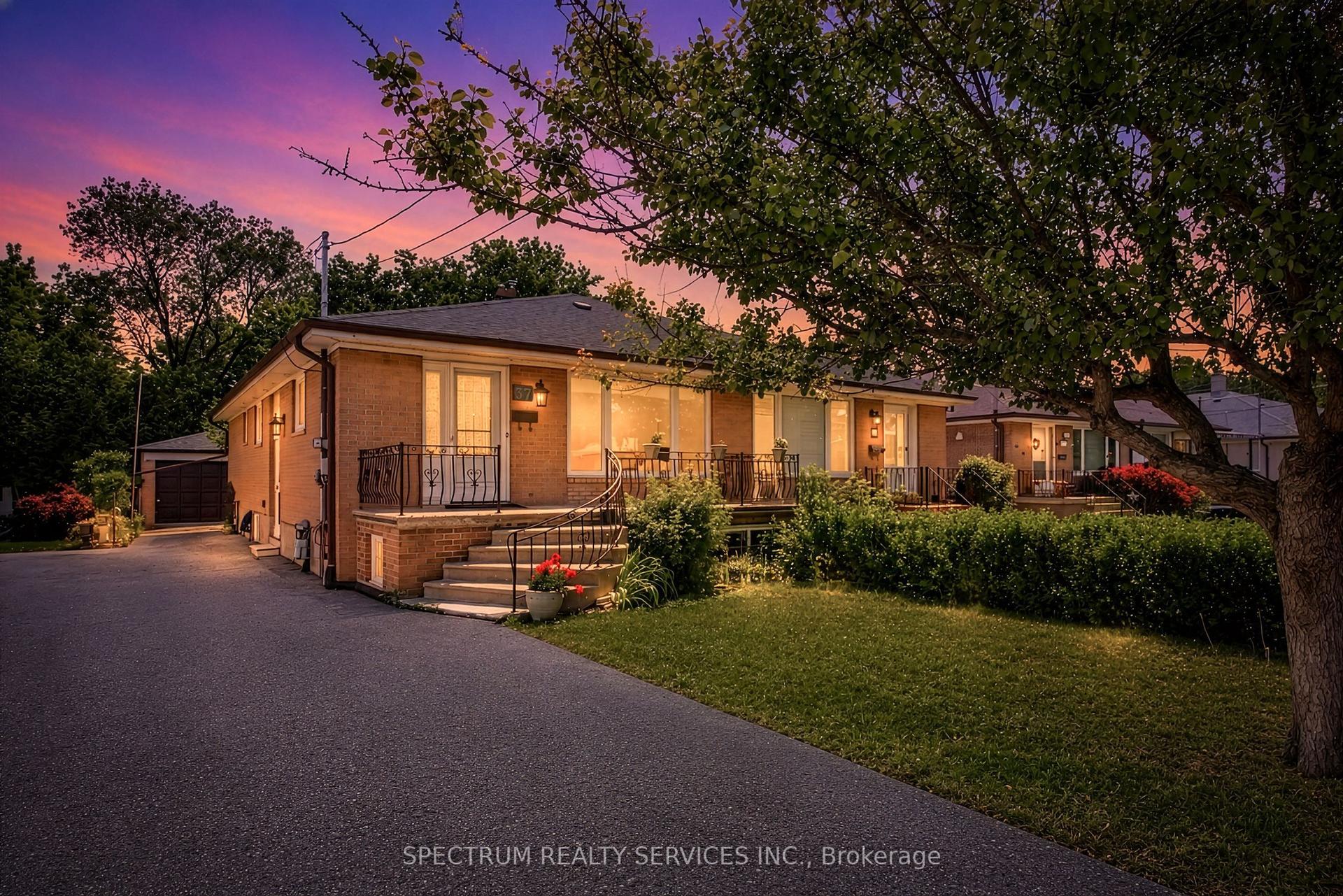37 Newlin Crescent, Toronto — Semi-Detached for sale, photo 1