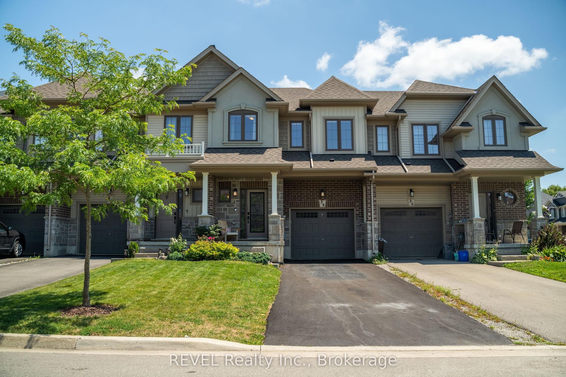 38 Dennis Drive, West Lincoln — Townhouse for sale, photo 1