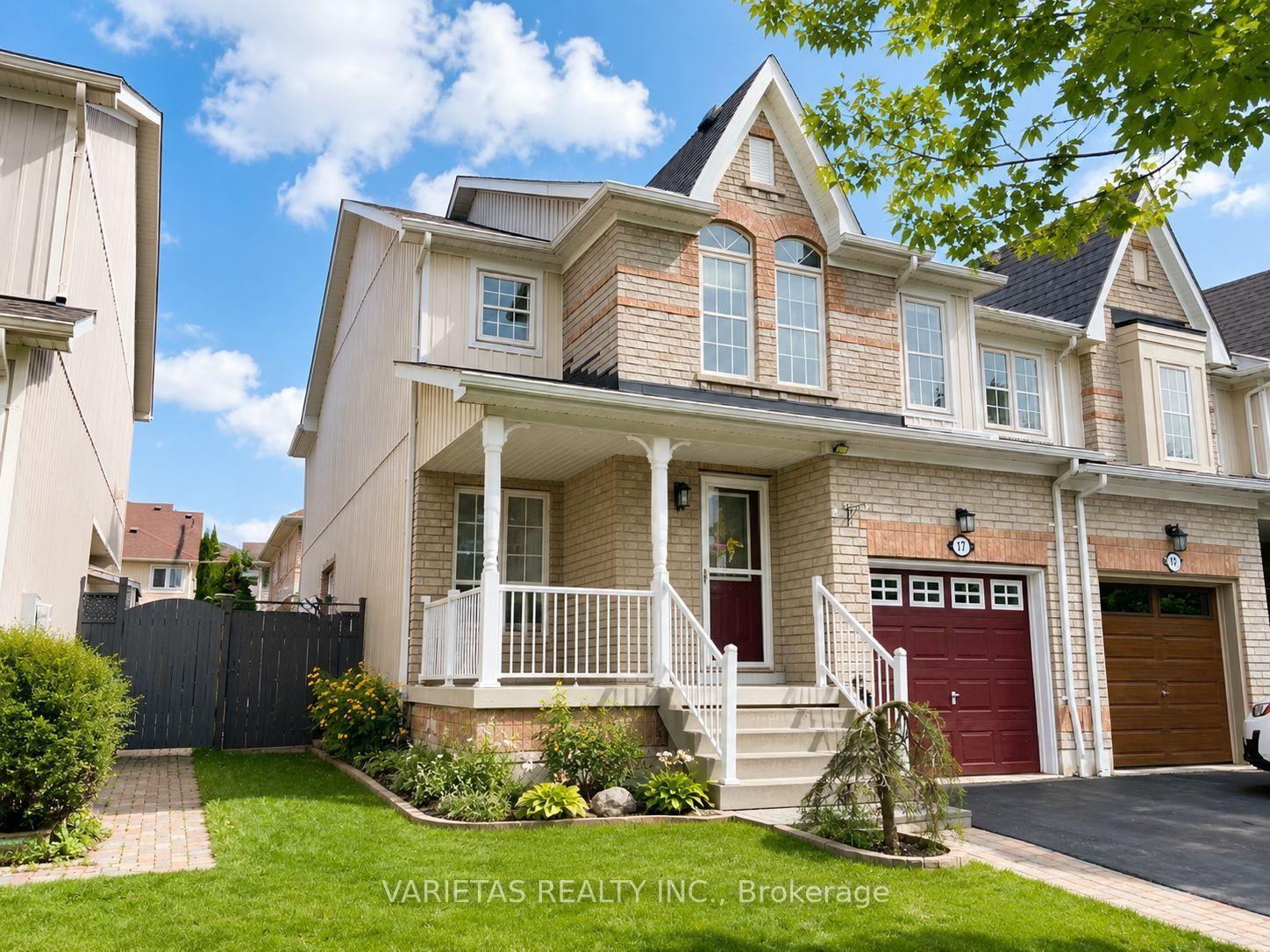 17 Barchester Crescent, Whitby — Townhouse for sale, photo 1
