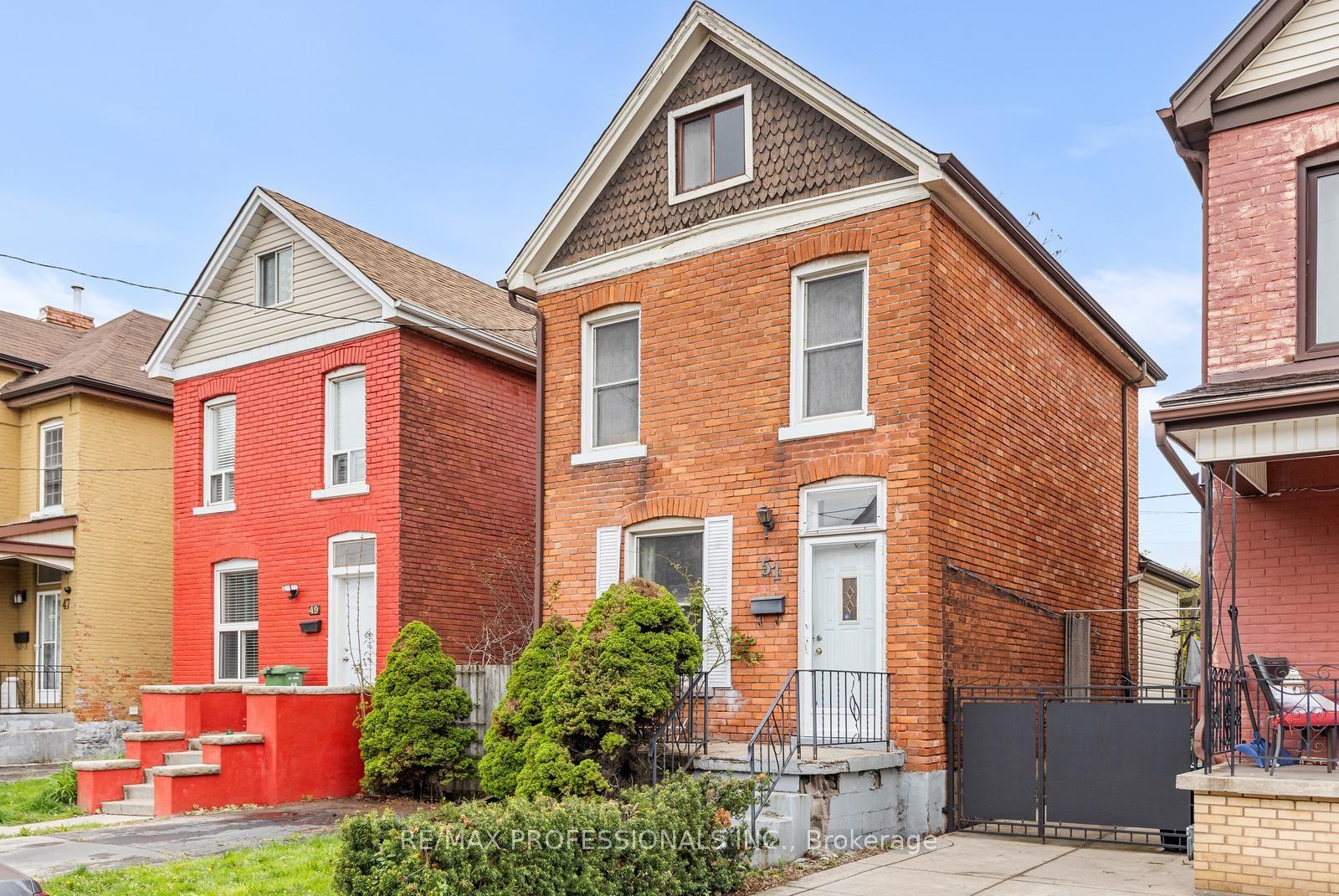 51 Clyde Street — photo 1