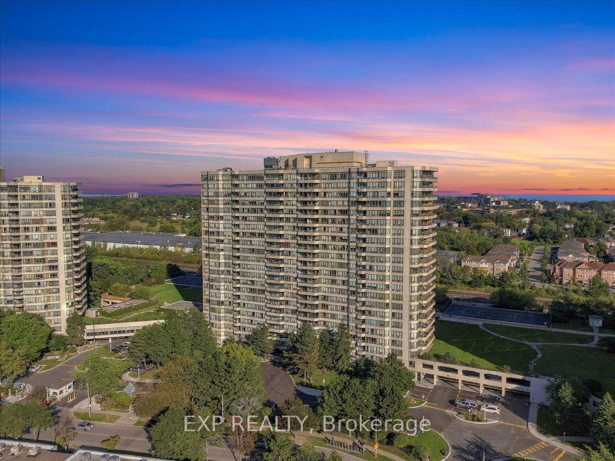 3 Greystone Walk Drive N 1927 #1927, Toronto — Condo for sale, photo 1