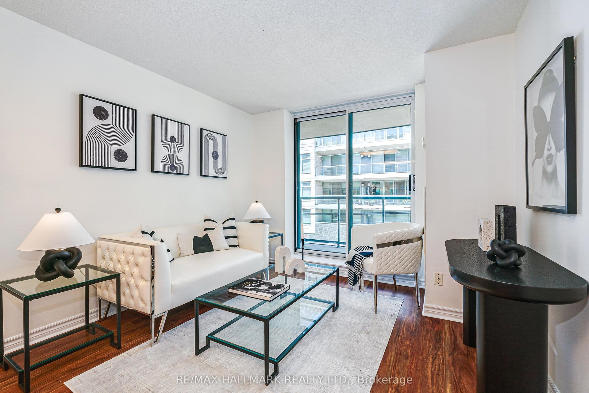1863 Queen Street E 311 #311 — photo 1