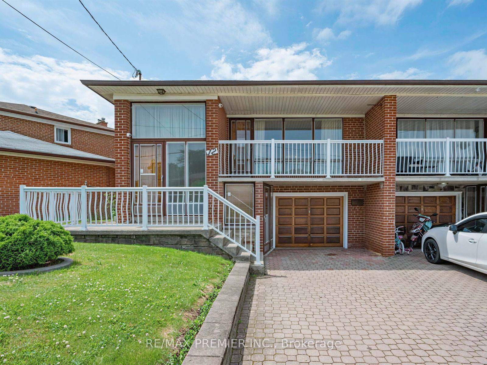 12 Goldcrest Boulevard — photo 1