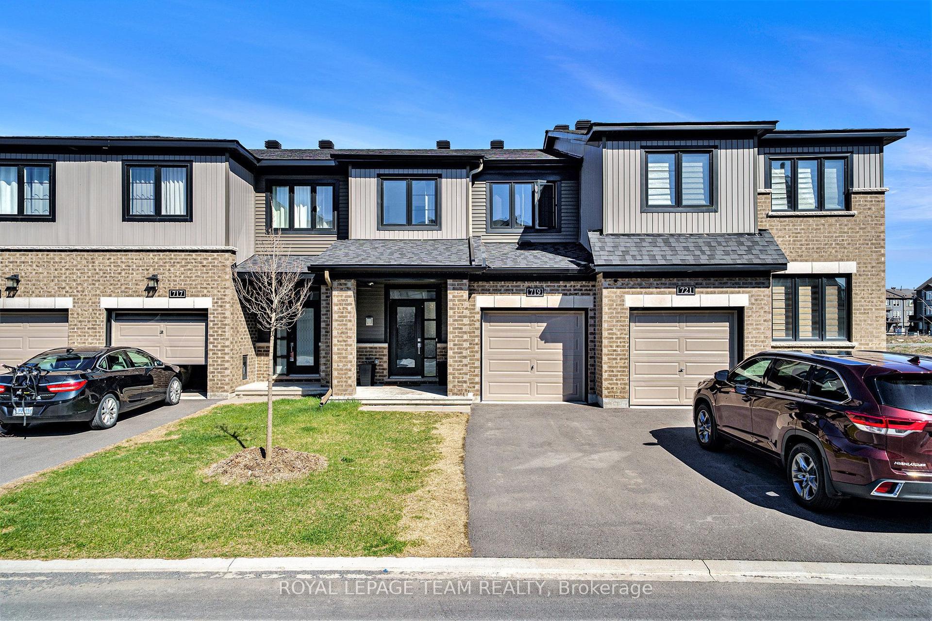 719 DONERAILE Walk, Barrhaven — Townhouse for lease, photo 1