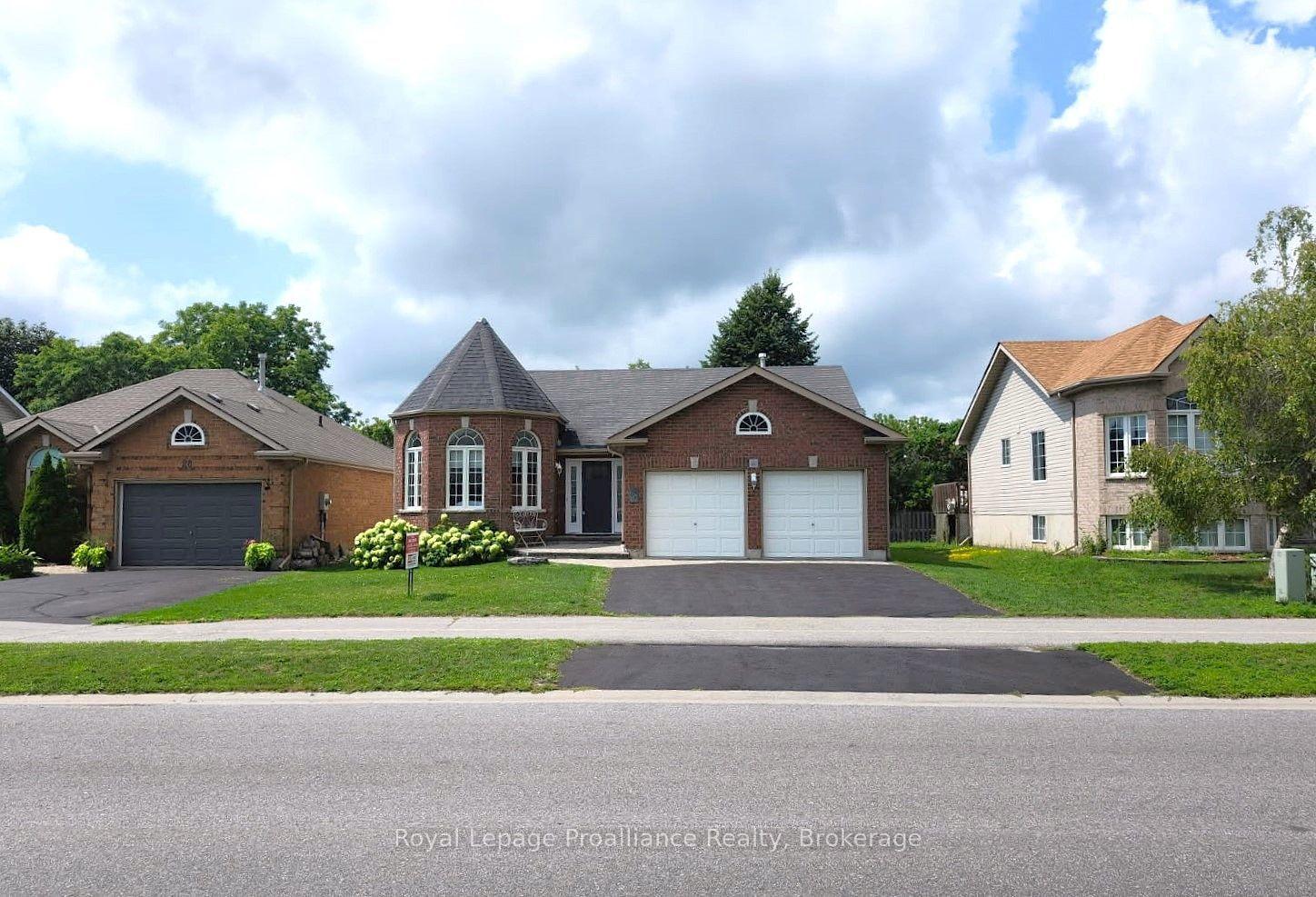 30 Heartwood Drive, Belleville — Detached for sale, photo 1