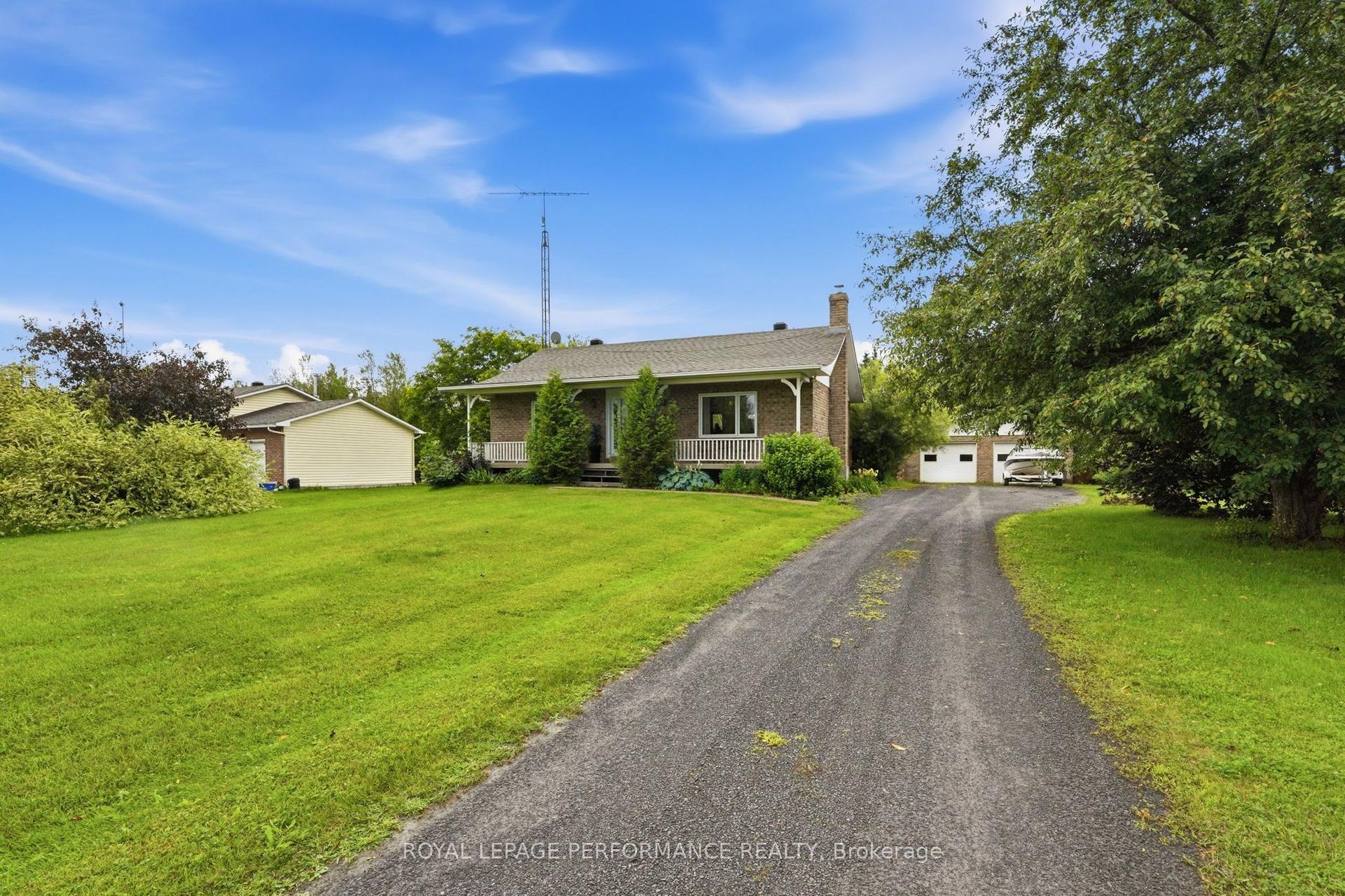 3230 Pattee Road E, Champlain — Detached for sale, photo 1