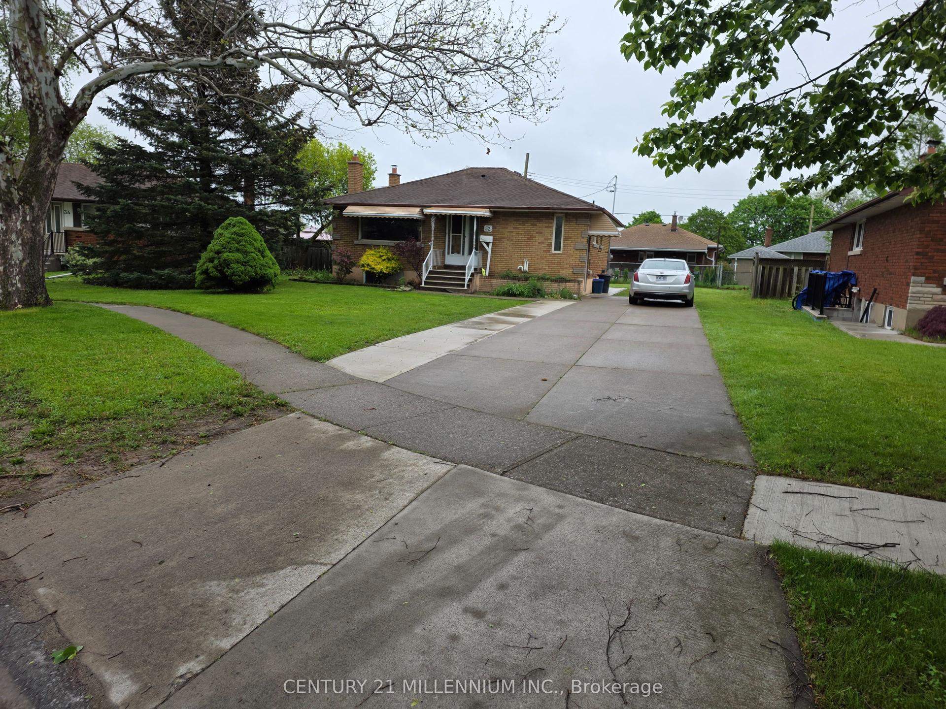 32 Stewart Avenue Bsmt #Bsmt — photo 1