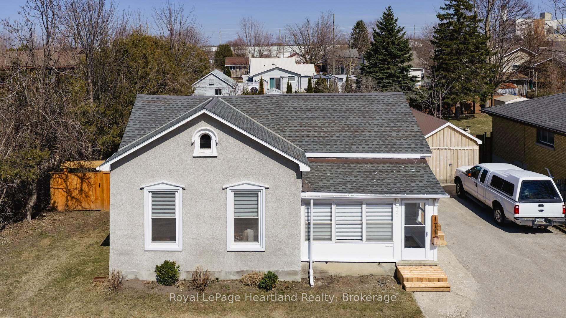 171 Huron Road — photo 1